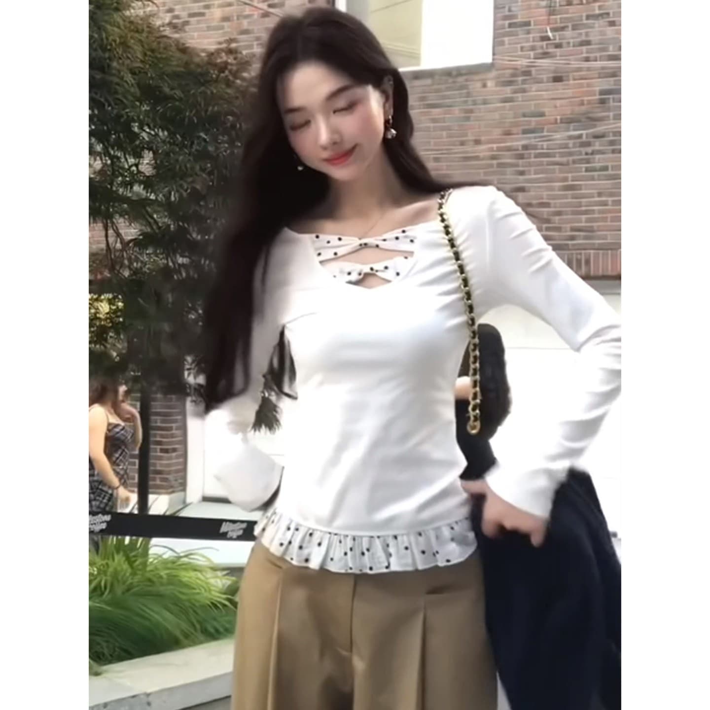 프랑스식 레트로 화이트 긴팔 티셔츠 여성 이른 가을 슬림해 보이는 다용도 몸매 가꾸기 패치워크 디자인 센스 캐주얼 품격 맨위 이미지 2