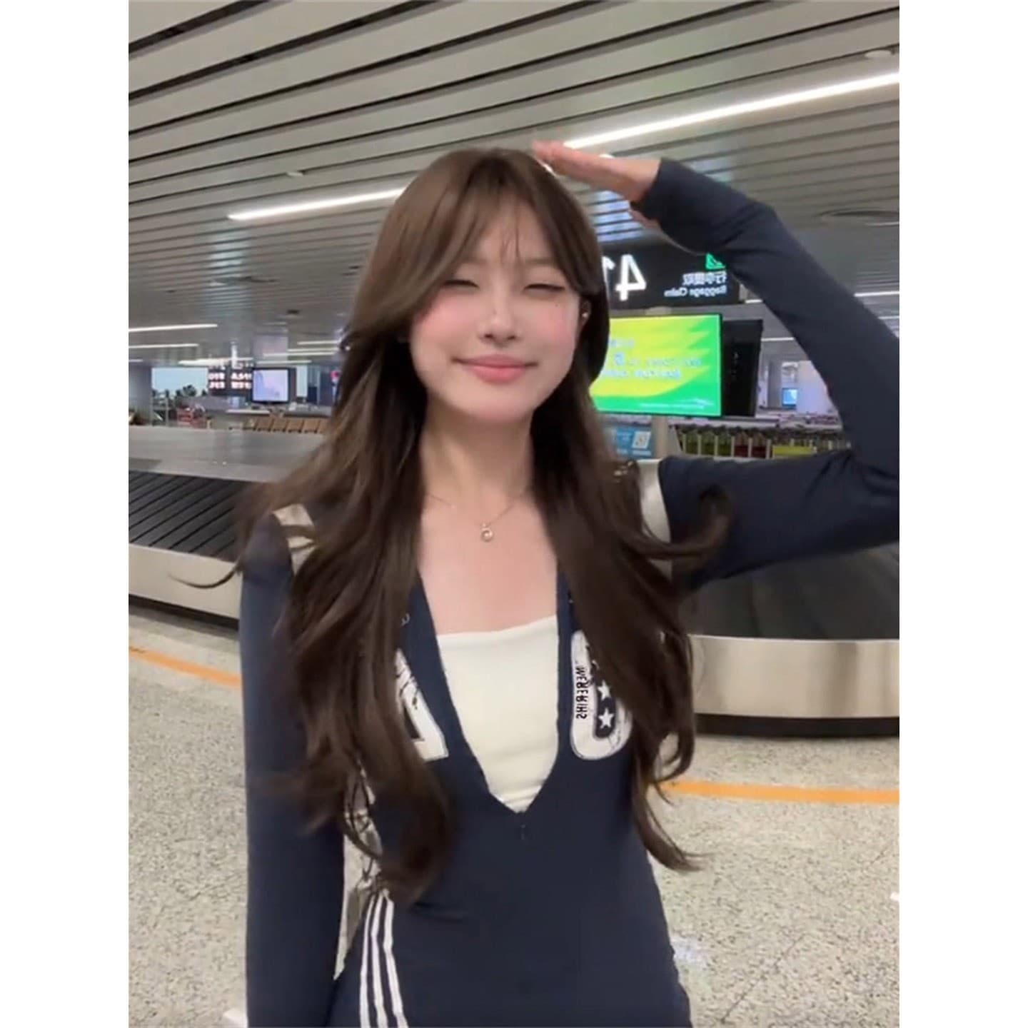 이른 가을 알파벳 V넥 긍정적 인 어깨 긴팔 티셔츠 여성 가을 몸매 가꾸기 허리 수축 운동 인사이드 가져 가라. 기본 셔츠 달콤한 핫걸 맨위 이미지 4