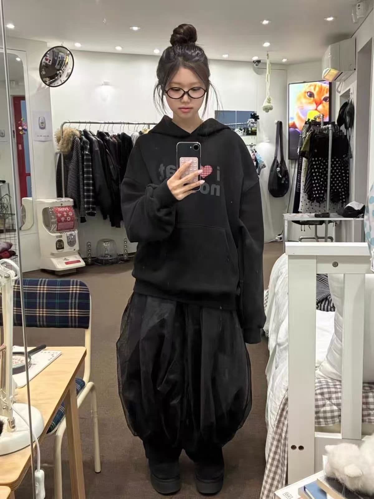 아메리칸 달콤한 차가운 바람 작은 대중 알파벳 프린트 후드 티 스웨터 루즈핏 다용도 검정색 털이 있는 맨위 상세 이미지 2