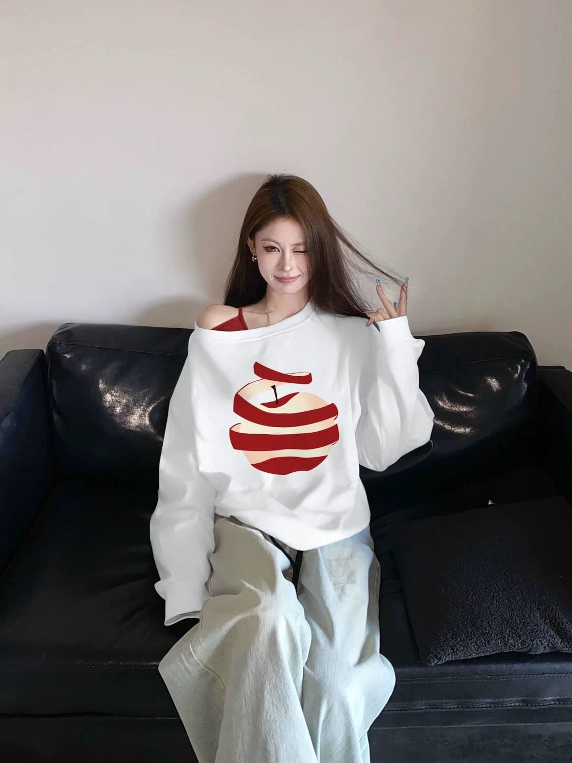달콤한 매운맛 페이크 레이어드 디자인 센스 오프숄더 후드티 여성 가을 한 부서 다용도 루즈핏 작은 대중 비스듬한 어깨 의류 이미지 4