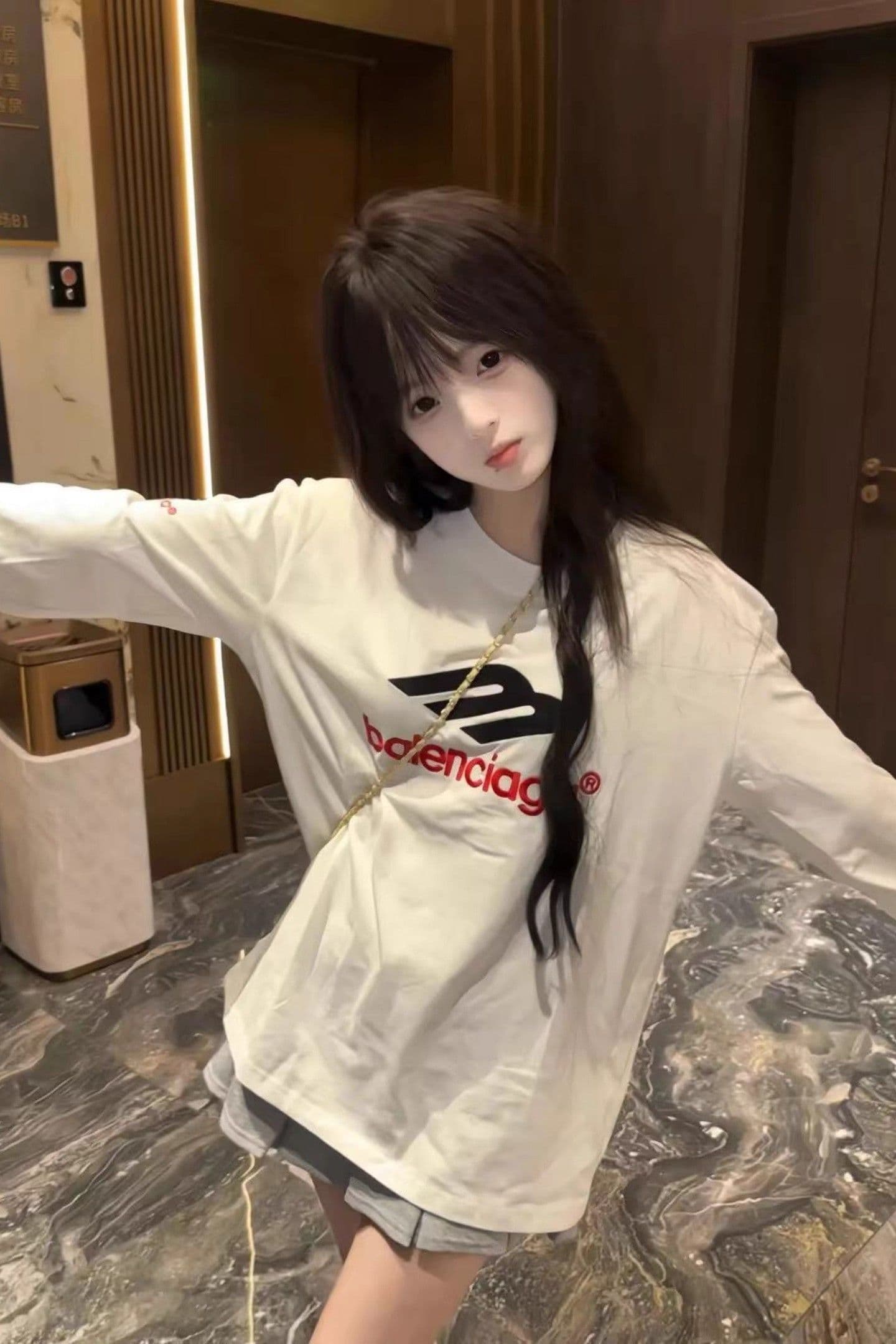 아메리칸 조수 브랜드 알파벳 프린트 긴팔 티셔츠 여성 이른 가을 착용 가져 가라. 디자인 센스 루즈핏 다용도 화이트 라운드 넥 맨위 이미지 4
