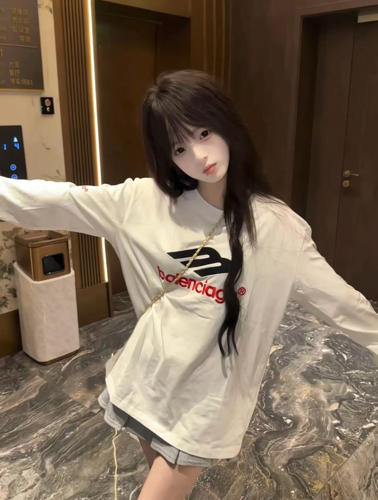 아메리칸 조수 브랜드 알파벳 프린트 긴팔 티셔츠 여성 이른 가을 착용 가져 가라. 디자인 센스 루즈핏 다용도 화이트 라운드 넥 맨위 상세 이미지 2