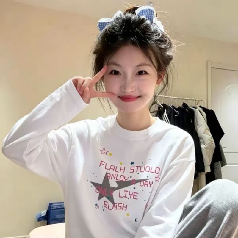 화이트 긴팔 티셔츠 여성 봄 가을 얇은 스타일 아메리칸 레트로 루즈핏 느긋한 바람 기본 셔츠 인사이드 가져 가라. 한 첨부 된 의류 트렌디 이미지 5