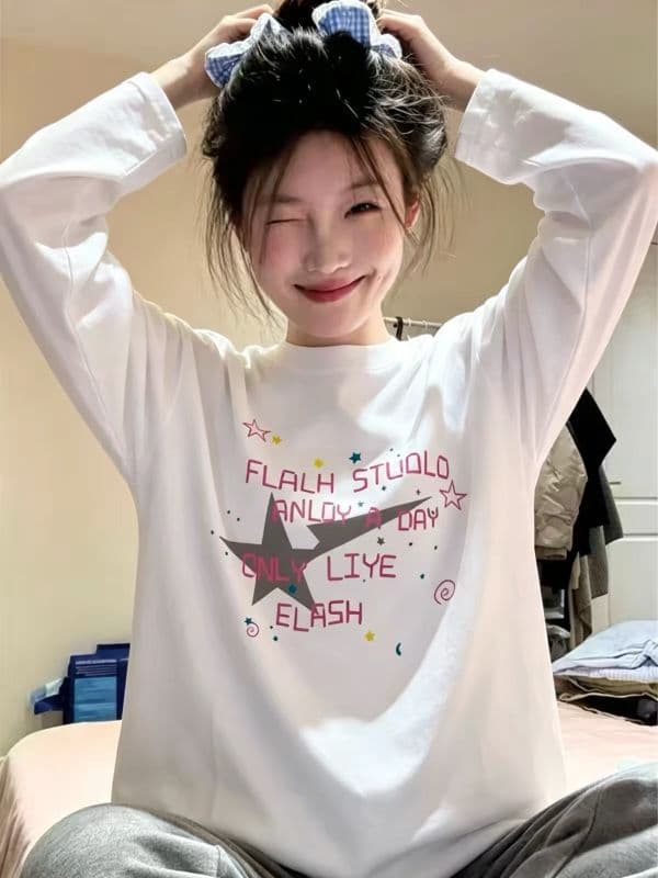 화이트 긴팔 티셔츠 여성 봄 가을 얇은 스타일 아메리칸 레트로 루즈핏 느긋한 바람 기본 셔츠 인사이드 가져 가라. 한 첨부 된 의류 트렌디 상세 이미지 2