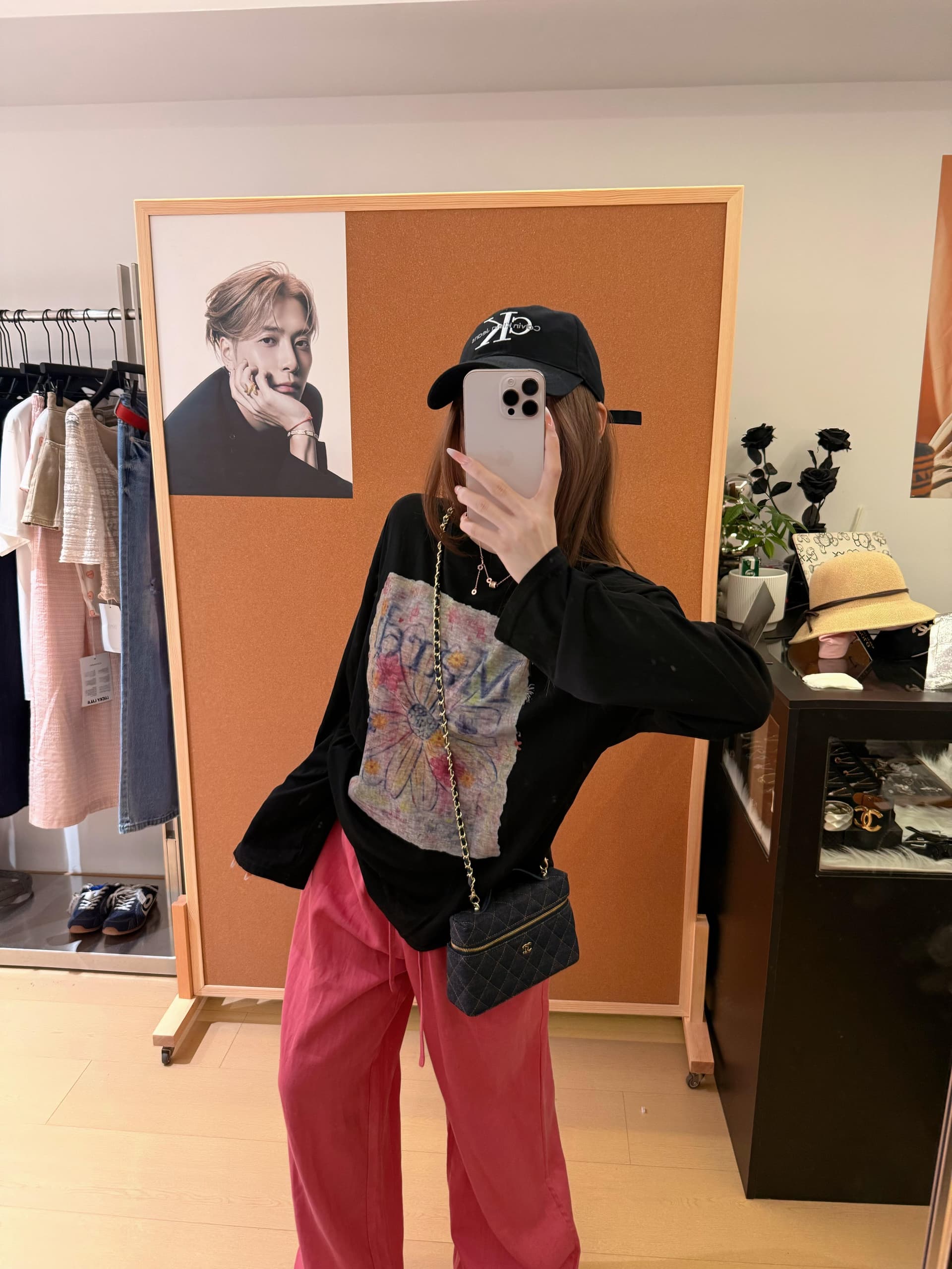 아메리칸 레트로 검정색 꽃무늬 프린트 자외선 차단 블라우스 여성 얇은 여름 새로운 디자인 센스 루즈핏 느긋한 바람 맨위