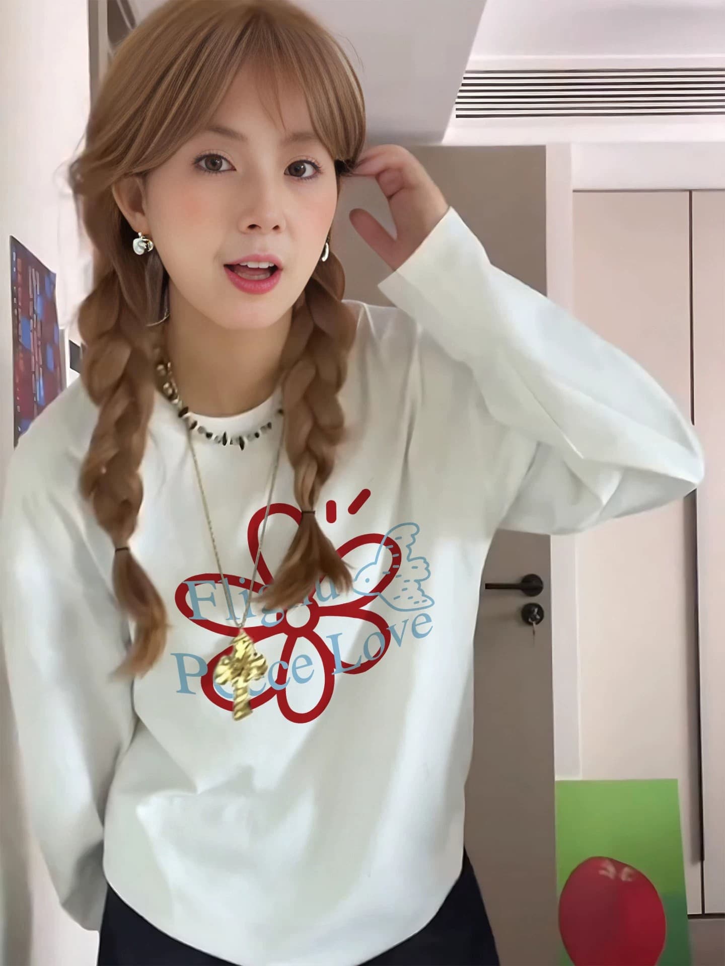 검정색 순면 긴팔 티셔츠 여성 알파벳 프린트 2026 새로운 봄 가을 루즈핏 다용도 슬림해 보이는 기본 셔츠 맨위 상세 이미지 5
