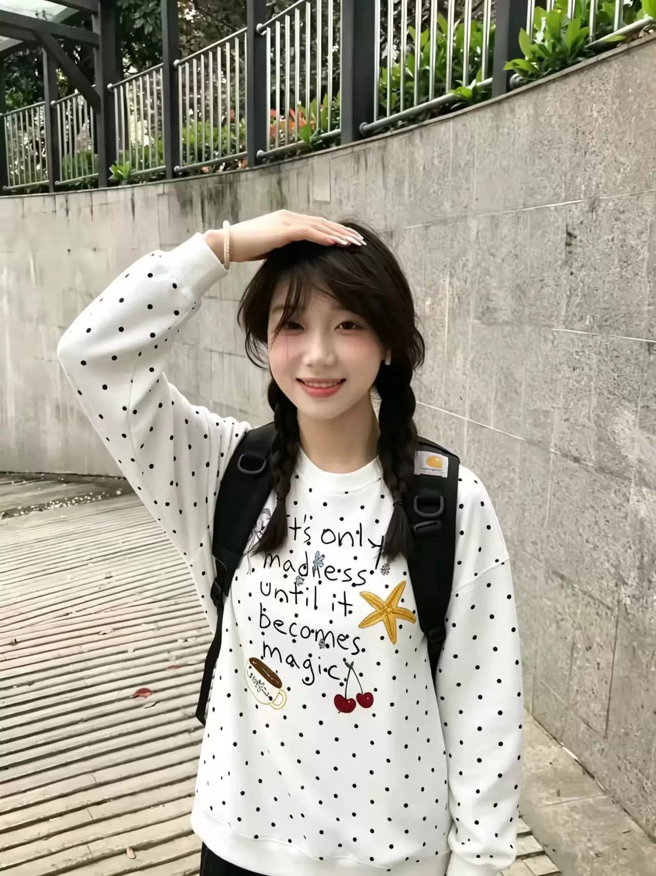 아메리칸 레트로 도트 무늬 후드티 여성 봄 가을 새로운 루즈핏 느긋한 바람 디자인 센스 작은 대중 라운드 넥 없음 모자 의류 상세 이미지 3