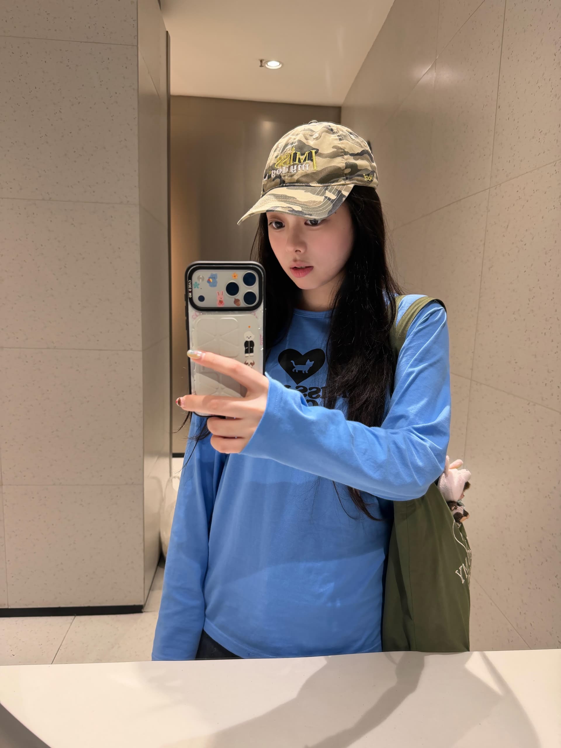 한 부서 작은 대중 하트 프린트 파란색 긴팔 티셔츠 여성 이른 가을 파란색 느긋한 바람 루즈핏 다용도 연령 감소 맨위 상세 이미지 3