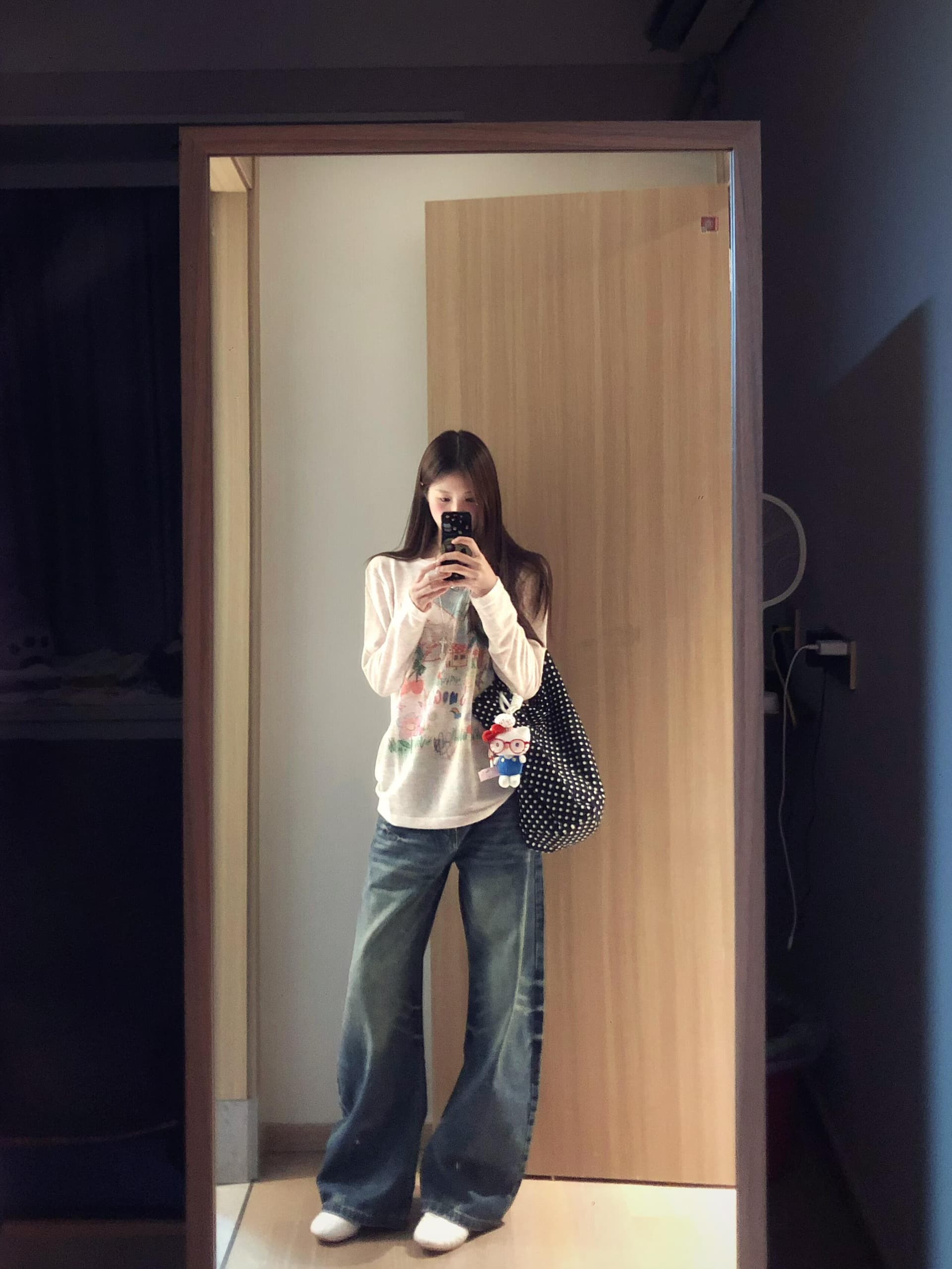 레트로 수채화 낙서 프린트 긴팔 티셔츠 여성 봄 여름 새로운 루즈핏 디자인 센스 작은 대중 자외선 차단 블라우스 맨위 이미지 4