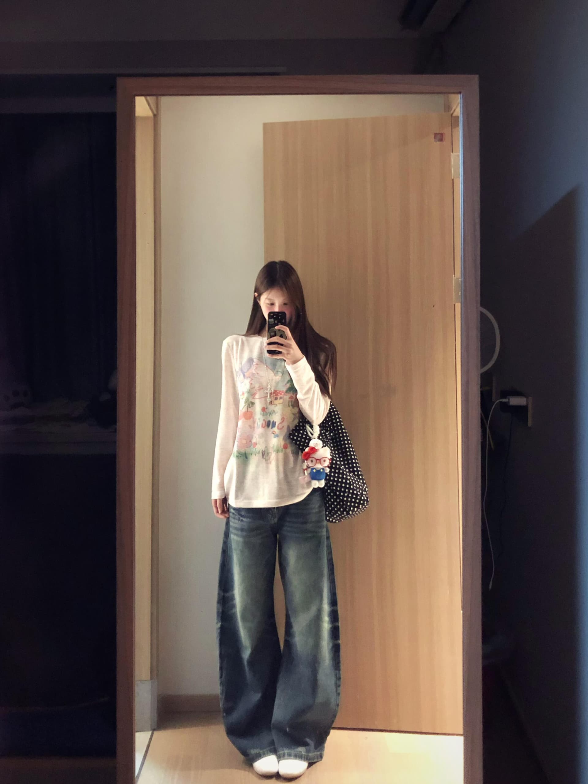 레트로 수채화 낙서 프린트 긴팔 티셔츠 여성 봄 여름 새로운 루즈핏 디자인 센스 작은 대중 자외선 차단 블라우스 맨위 이미지 3