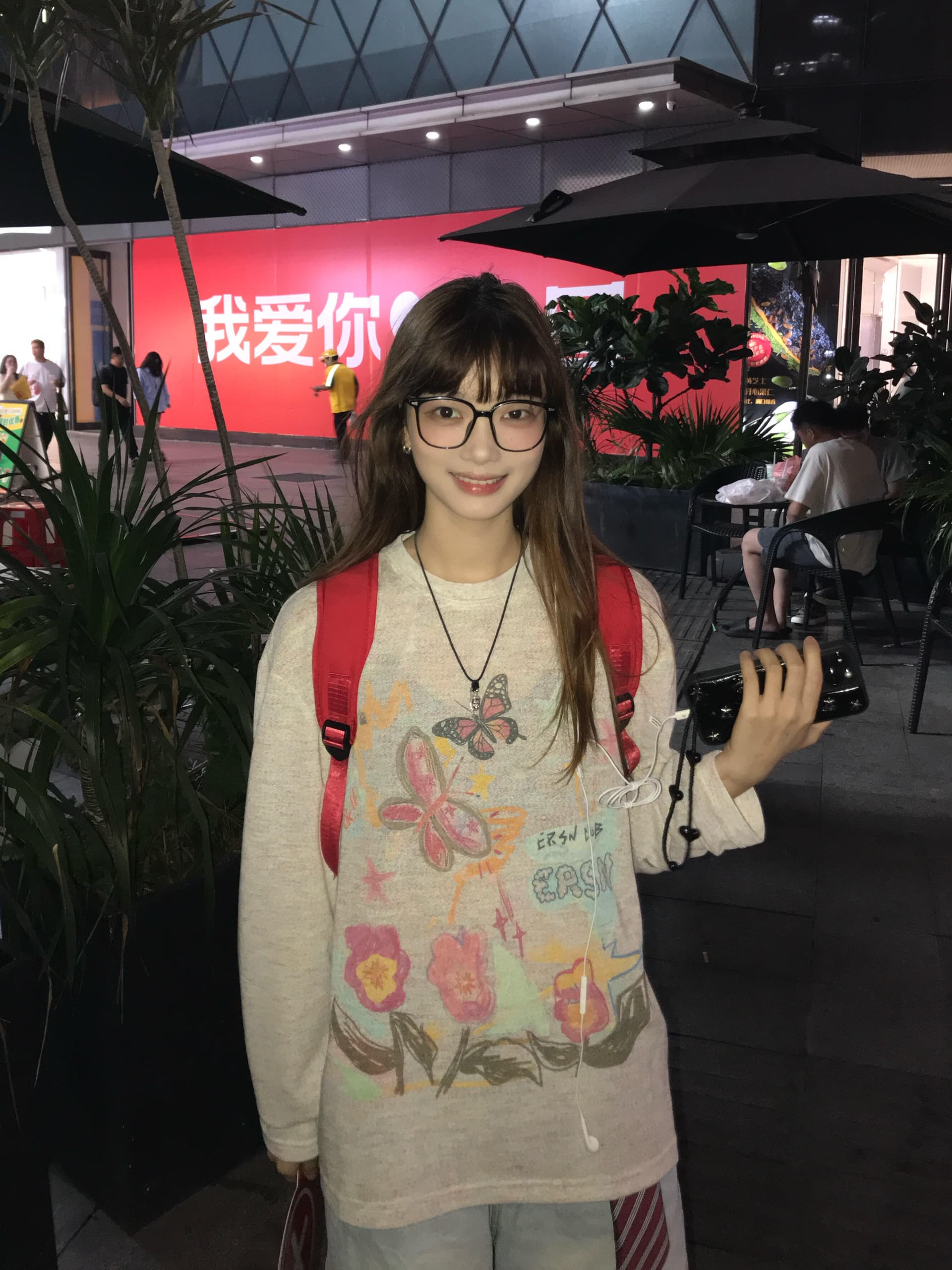 페인팅 나비 프린트 긴팔 티셔츠 여성 라이 경기 서울 아마 얇고 가벼운 루즈핏 물리학 자외선 차단 블라우스 맨위 이미지 3