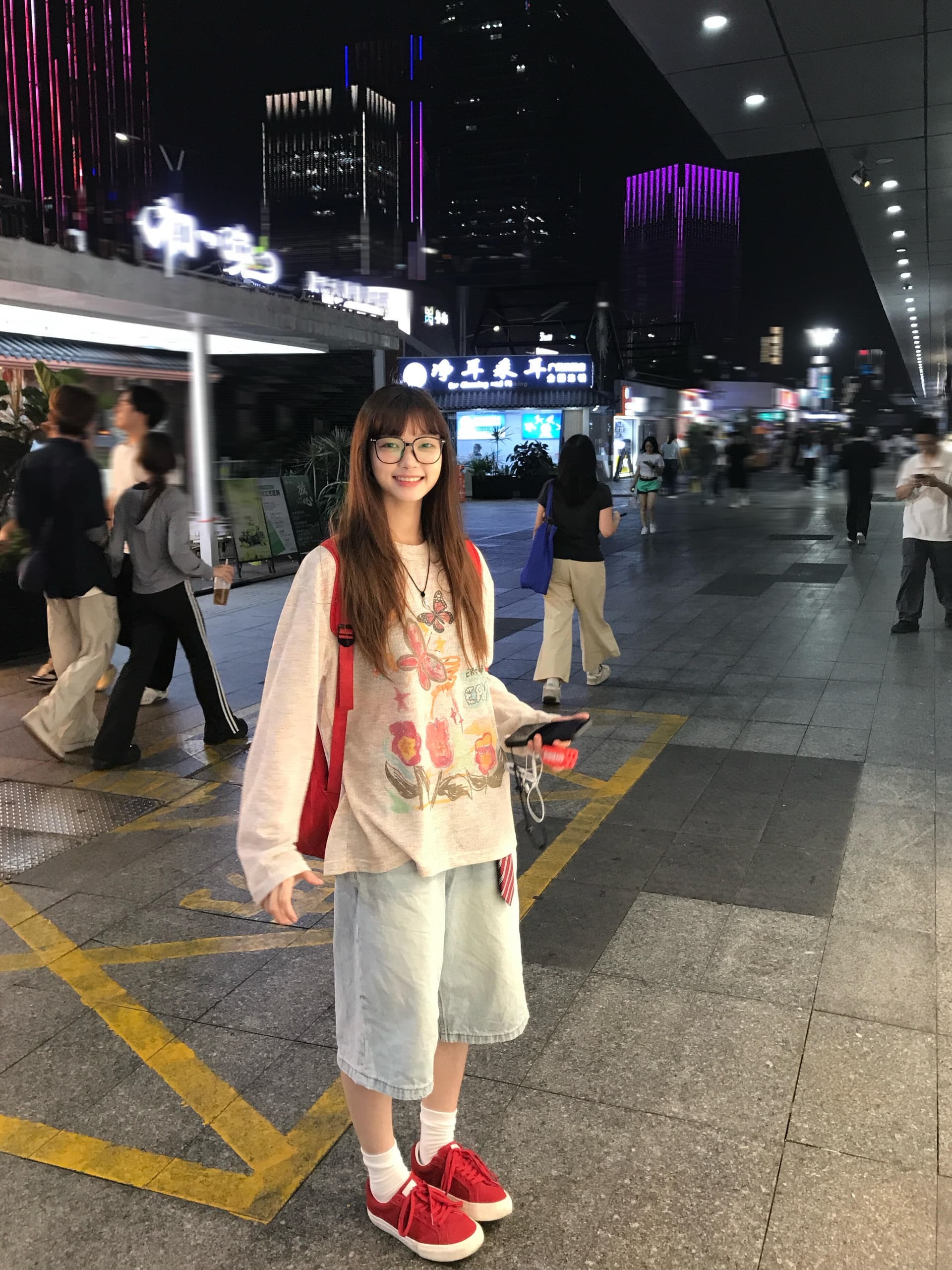 페인팅 나비 프린트 긴팔 티셔츠 여성 라이 경기 서울 아마 얇고 가벼운 루즈핏 물리학 자외선 차단 블라우스 맨위 상세 이미지 4