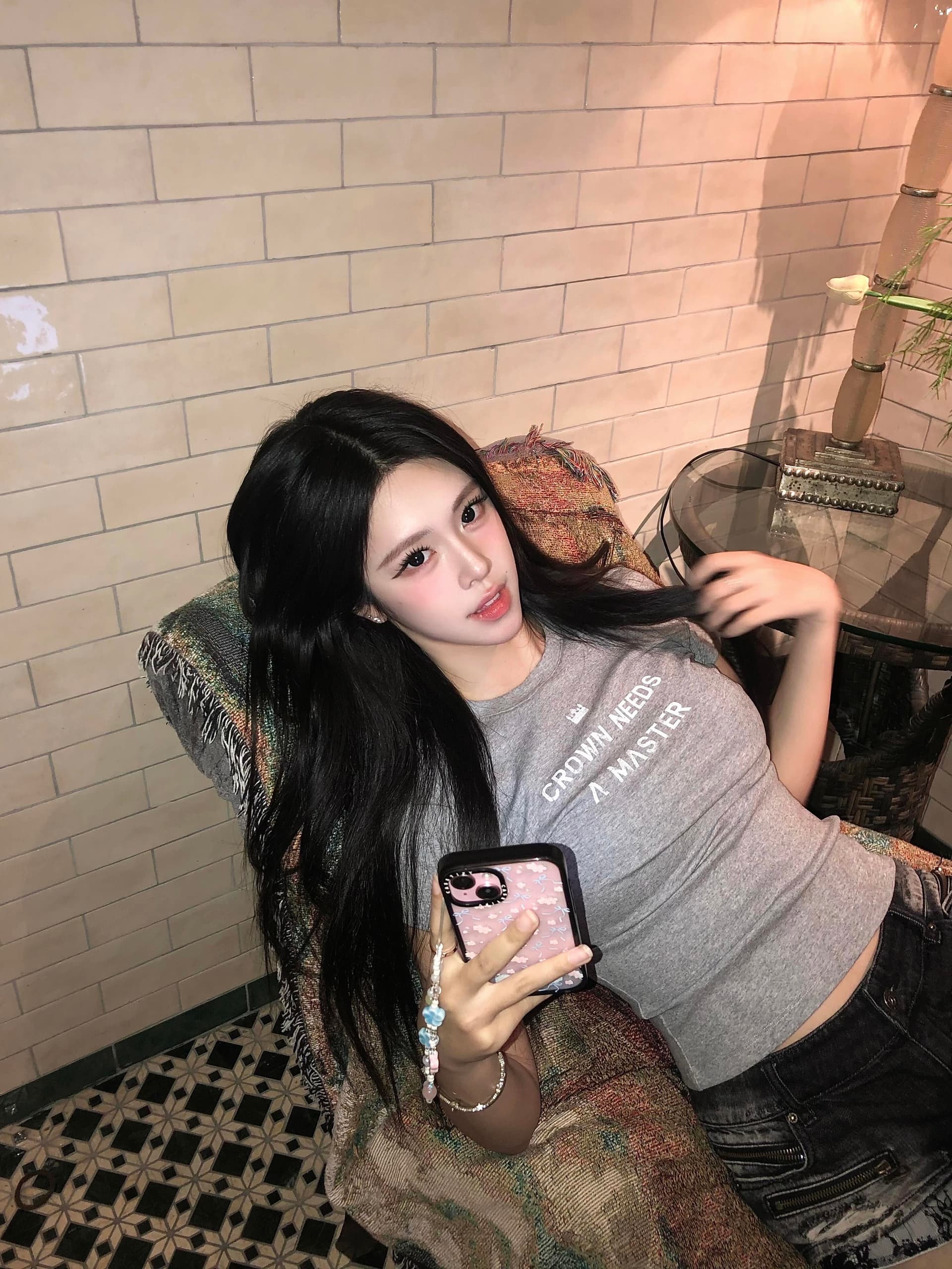 아메리칸 미니멀리즘 알파벳 프린트 긍정적 인 어깨 반팔 티셔츠 여성 여름 패션 핫걸 바람 몸매 가꾸기 쇼트 스타일 맨위 이미지 2