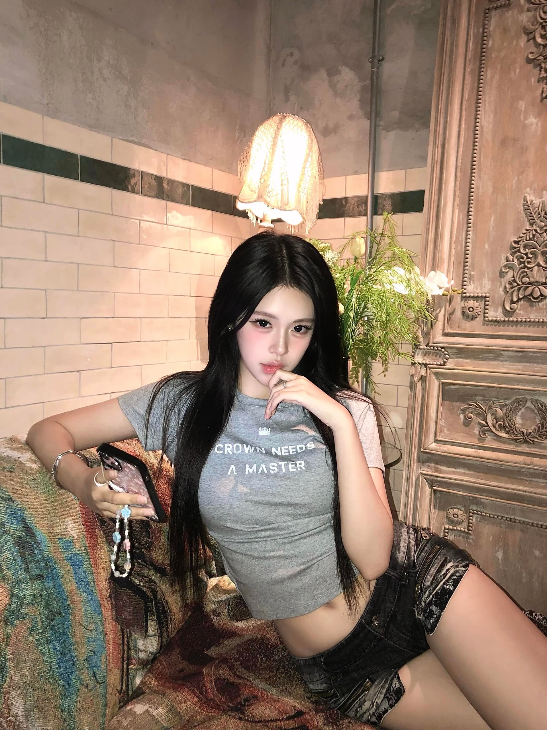아메리칸 미니멀리즘 알파벳 프린트 긍정적 인 어깨 반팔 티셔츠 여성 여름 패션 핫걸 바람 몸매 가꾸기 쇼트 스타일 맨위 이미지 4