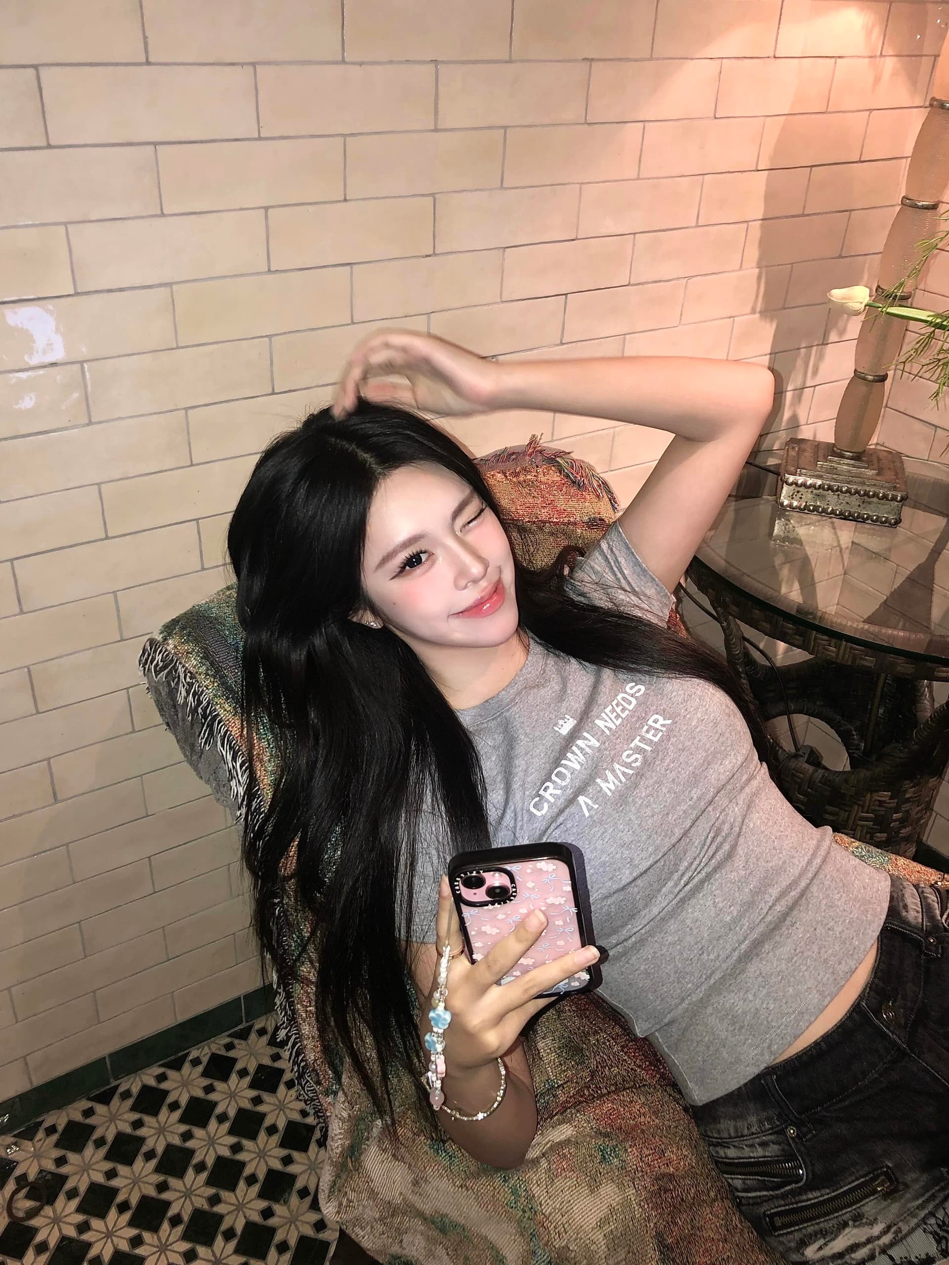 아메리칸 미니멀리즘 알파벳 프린트 긍정적 인 어깨 반팔 티셔츠 여성 여름 패션 핫걸 바람 몸매 가꾸기 쇼트 스타일 맨위 상세 이미지 2