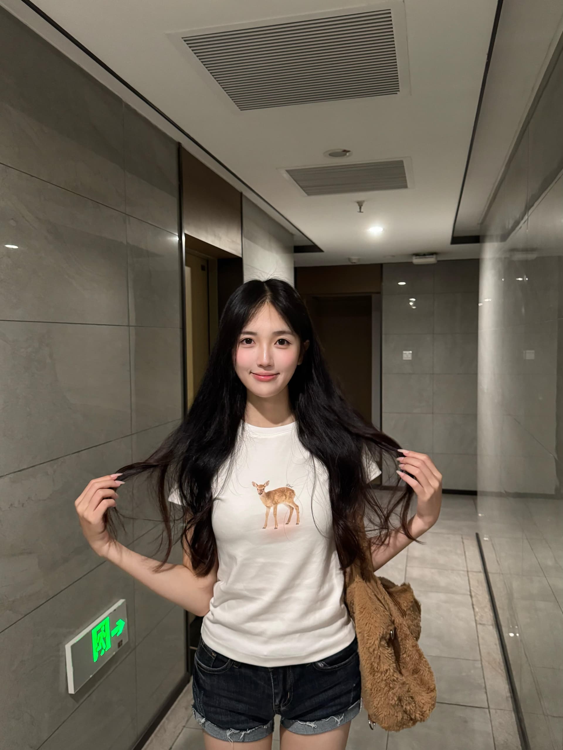 2026 여름 새로운 여성 의류 달콤함 작은 사슴 프린트 몸매 가꾸기 반팔 티셔츠 반팔 이미지 3