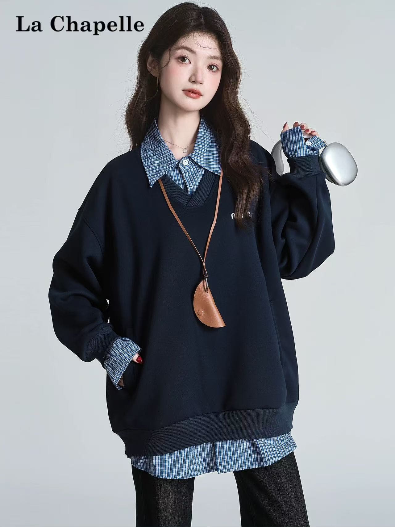 체크무늬 패치워크 페이크 레이어드 POLO 칼라 후드티 여성 한 부서 느긋한 바람 루즈핏 자수 맨위 상세 이미지 2