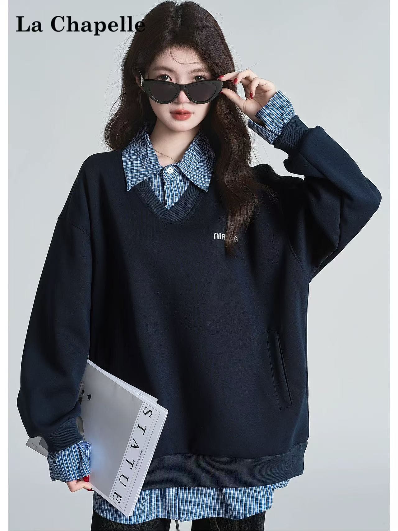 체크무늬 패치워크 페이크 레이어드 POLO 칼라 후드티 여성 한 부서 느긋한 바람 루즈핏 자수 맨위 상세 이미지 4