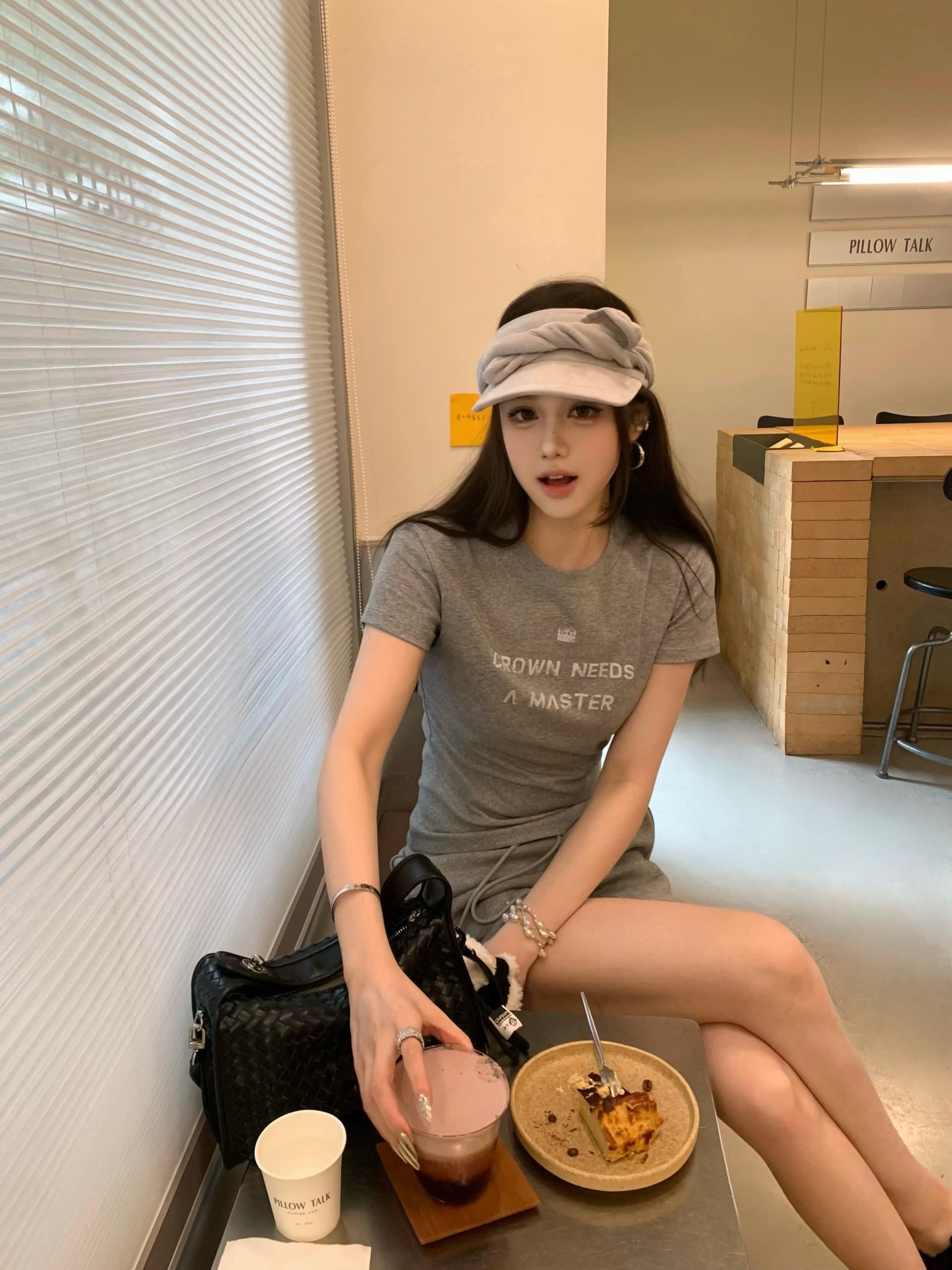 아메리칸 미니멀리즘 알파벳 프린트 긍정적 인 어깨 반팔 티셔츠 여성 여름 패션 핫걸 바람 몸매 가꾸기 쇼트 스타일 맨위 상세 이미지 4