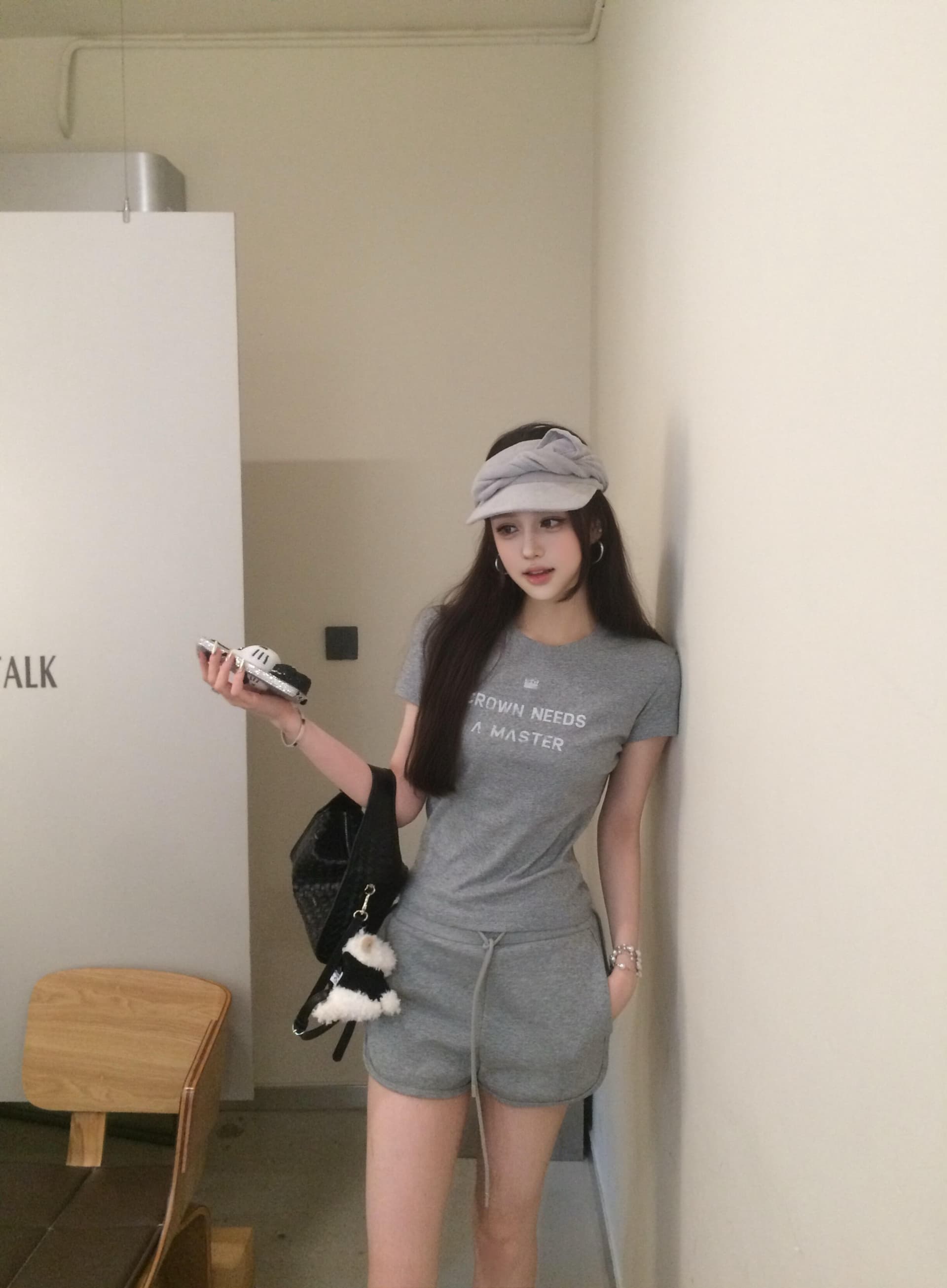 아메리칸 미니멀리즘 알파벳 프린트 긍정적 인 어깨 반팔 티셔츠 여성 여름 패션 핫걸 바람 몸매 가꾸기 쇼트 스타일 맨위 상세 이미지 5