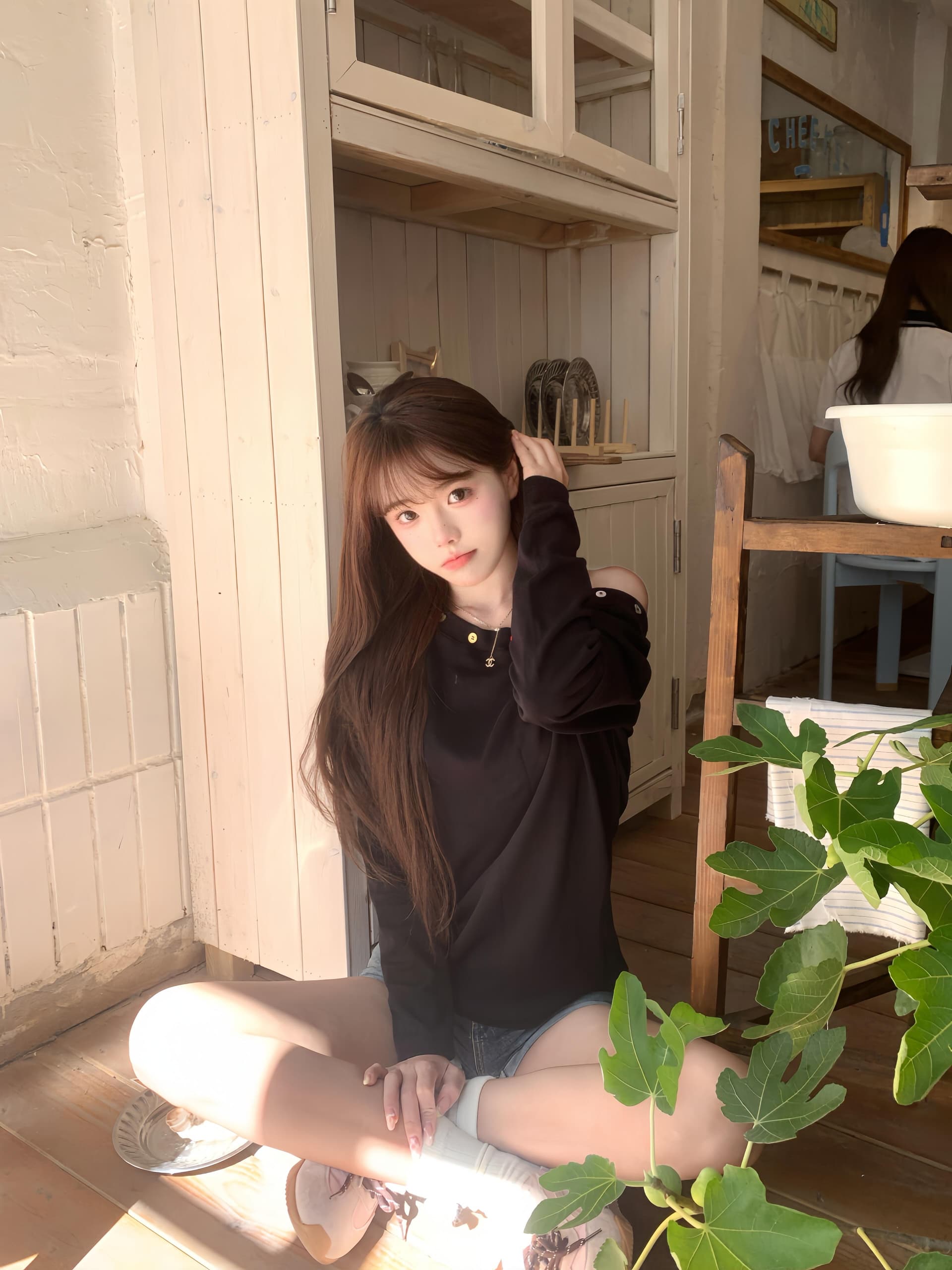 순수한 욕망 바람 색상 버튼 디자인 센스 비스듬한 어깨 긴팔 티셔츠 여성 2026 새로운 루즈핏 오프숄더 다용도 맨위 트렌디 상세 이미지 3