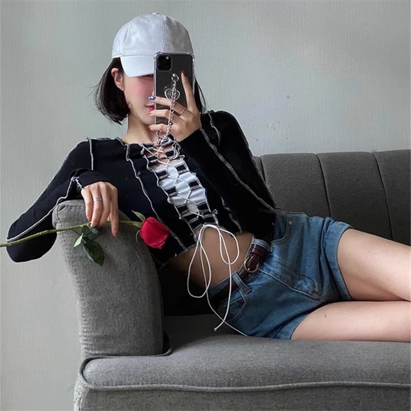 새로운 레트로 다크 바람 Chic 작은 대중 긍정적 인 어깨 셔츠 여성 아메리칸 디자인 센스 스트랩 긴팔 맨위 이미지 4