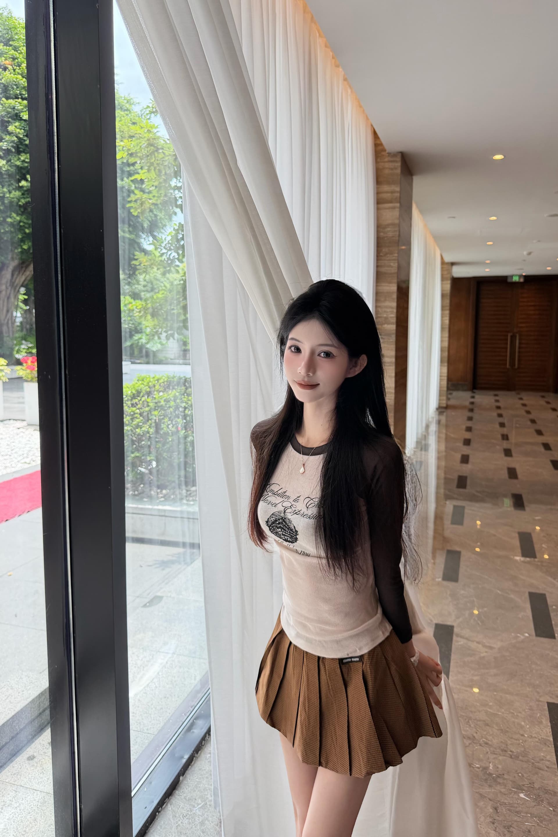 아메리칸 레트로 핫걸 라운드 넥 삽입 어깨 소매 길이 소매 티셔츠 여성 가을 몸매 가꾸기 슬림해 보이는 쇼트 스타일 긍정적 인 어깨 만나는 맨위 상세 이미지 3
