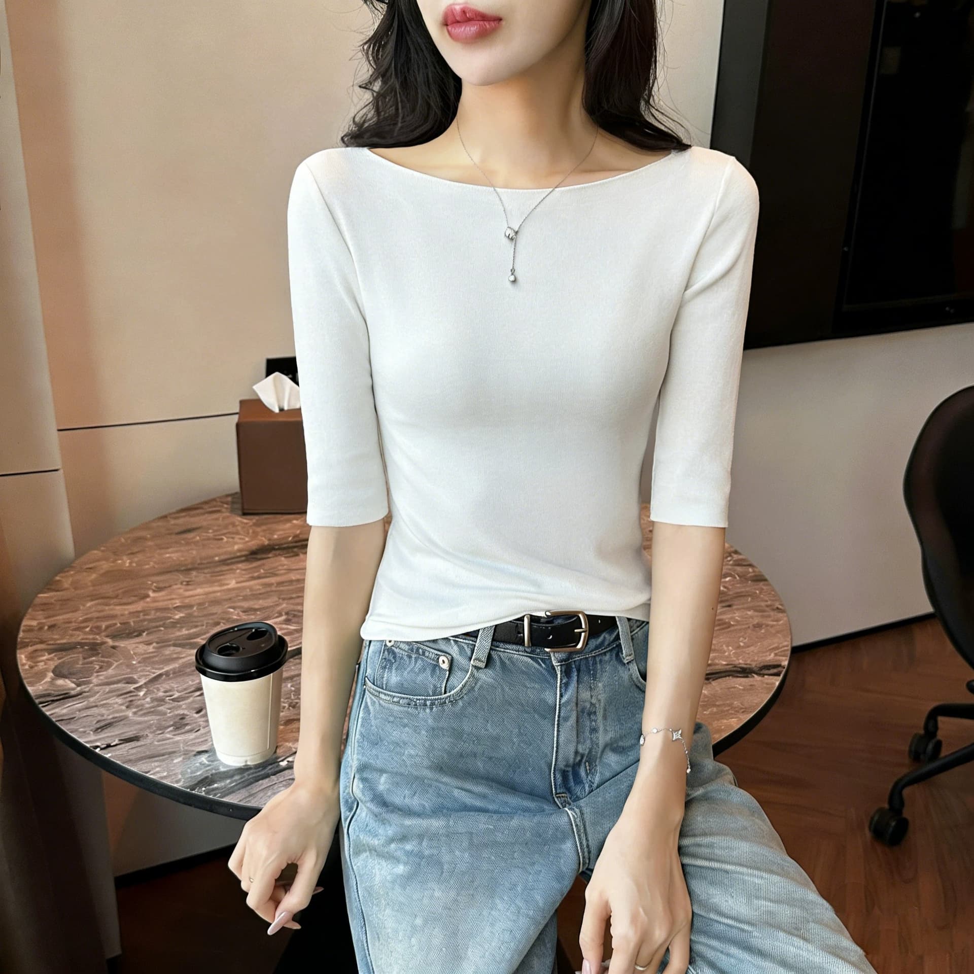 봄 여름 새로운 익스트림 제인 바람 검정색 오프숄더 중간 소매 티셔츠 여성 몸매 가꾸기 다용도 기본 셔츠 5 점 소매 맨위 상세 이미지 5