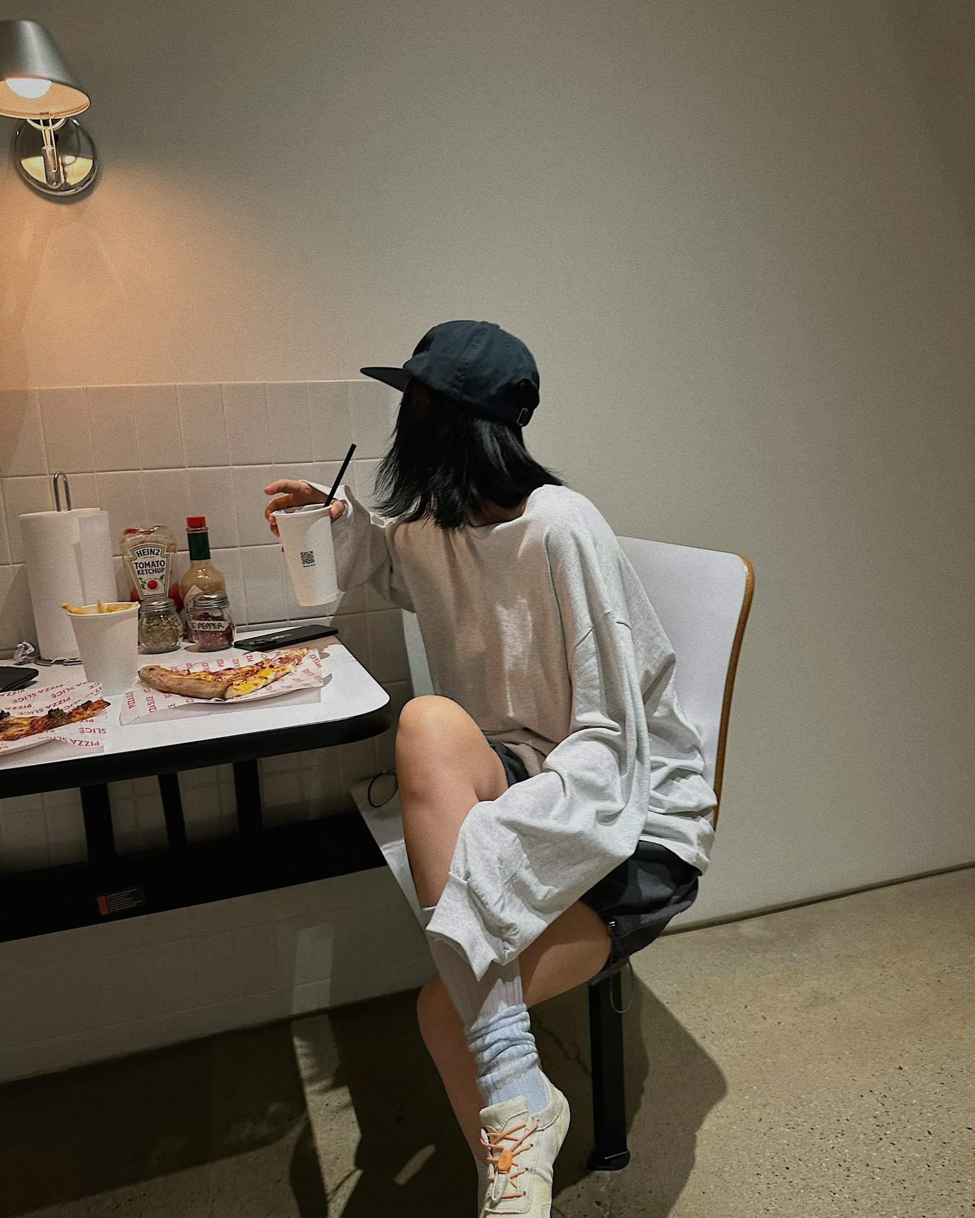 프린트 루즈핏 만나는 손 소매 뭉치 구두 긴팔 티셔츠 여성 이미지 3