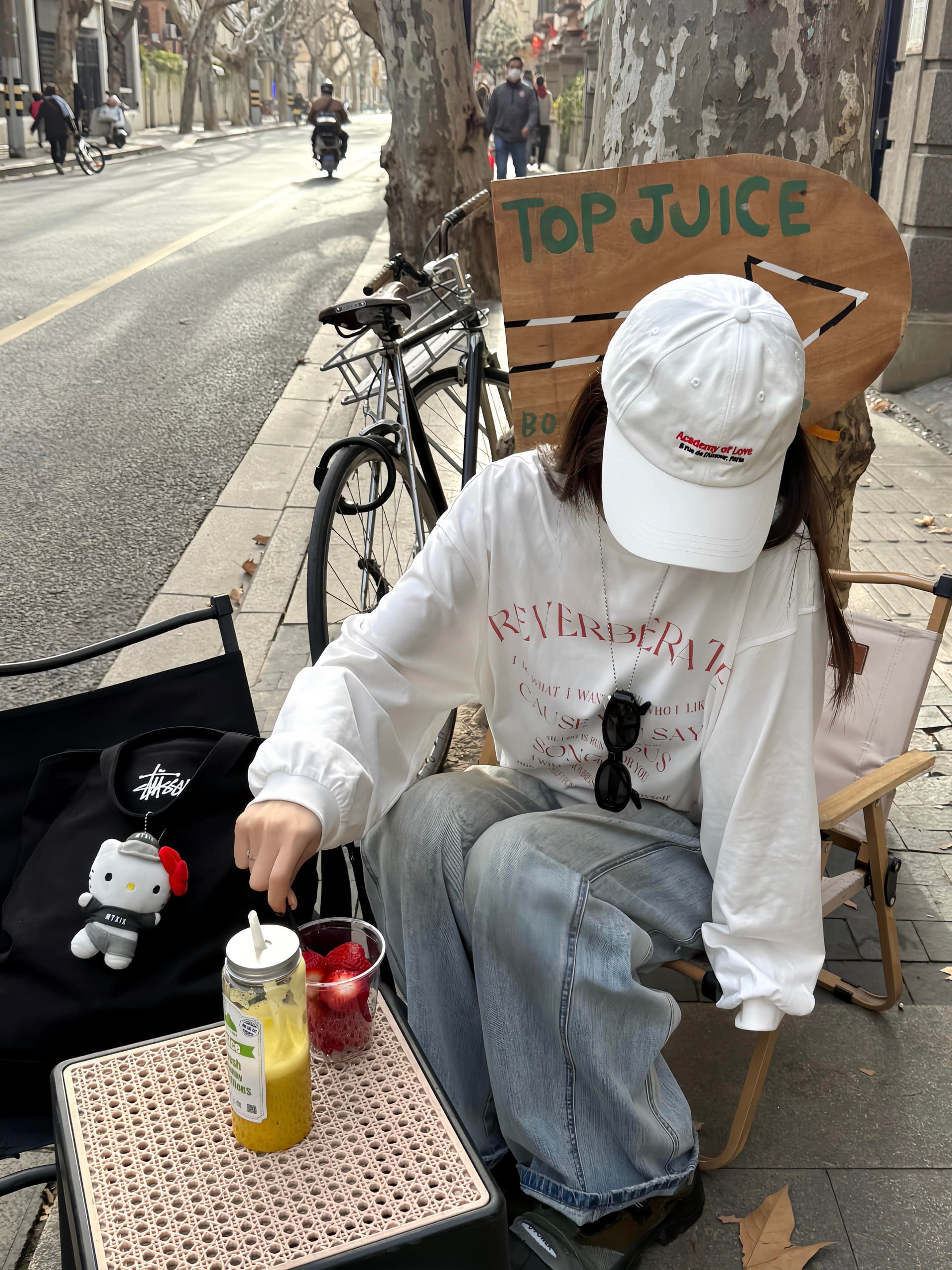 아메리칸 레트로 알파벳 프린트 화이트 긴팔 티셔츠 여성 봄 루즈핏 다용도 느긋한 캐주얼 맨위 상세 이미지 2