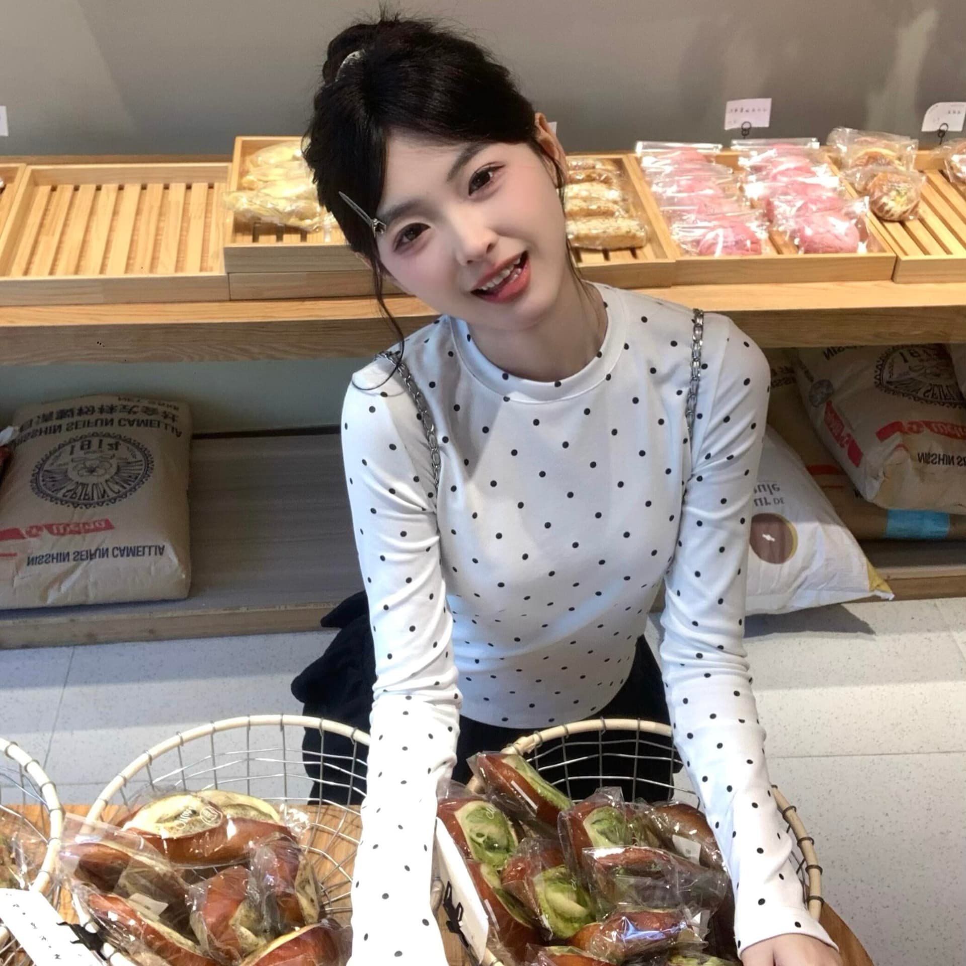 몸매 가꾸기 도트 무늬 프린트 긴팔 티셔츠 여성 봄 가을 기본 셔츠 이미지 5