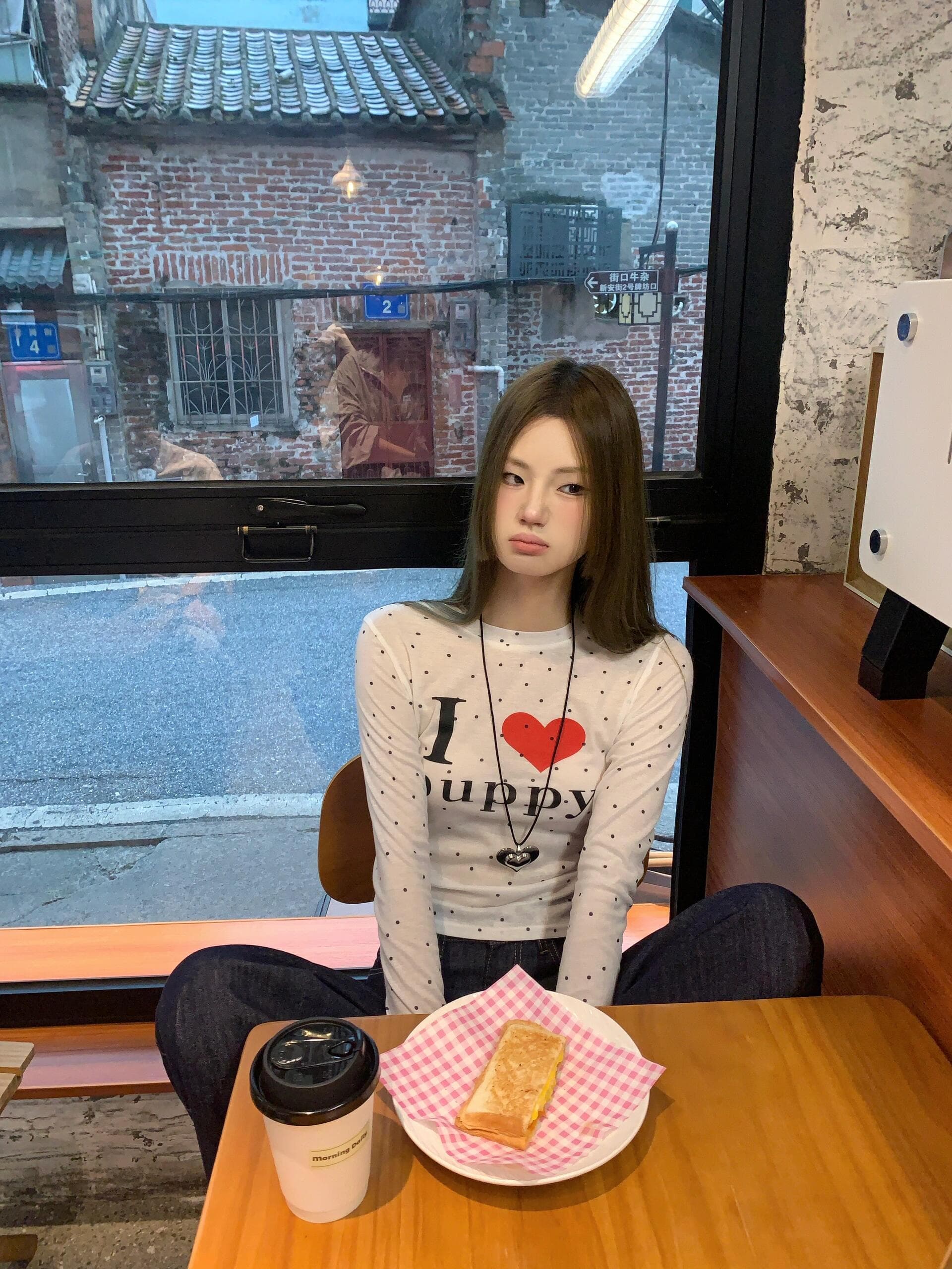 아메리칸 핫걸 바람 도트 무늬 프린트 긴팔 티셔츠 여성 봄 가을 새로운 몸매 가꾸기 디자인 센스 Chic 쇼트 스타일 맨위 트렌디 상세 이미지 2