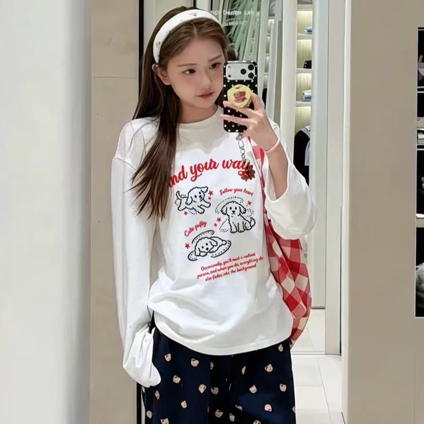 빨간색 강아지 프린트 순면 긍정적 인 어깨 라운드 넥 긴팔 티셔츠 여성 가을 미니멀리즘 다용도 일상 출퇴근 섹션 맨위 상세 이미지 1
