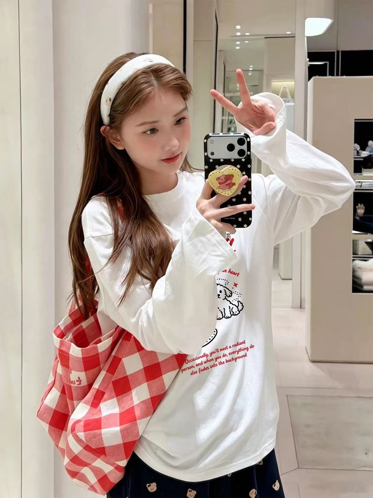 빨간색 강아지 프린트 순면 긍정적 인 어깨 라운드 넥 긴팔 티셔츠 여성 가을 미니멀리즘 다용도 일상 출퇴근 섹션 맨위 상세 이미지 3