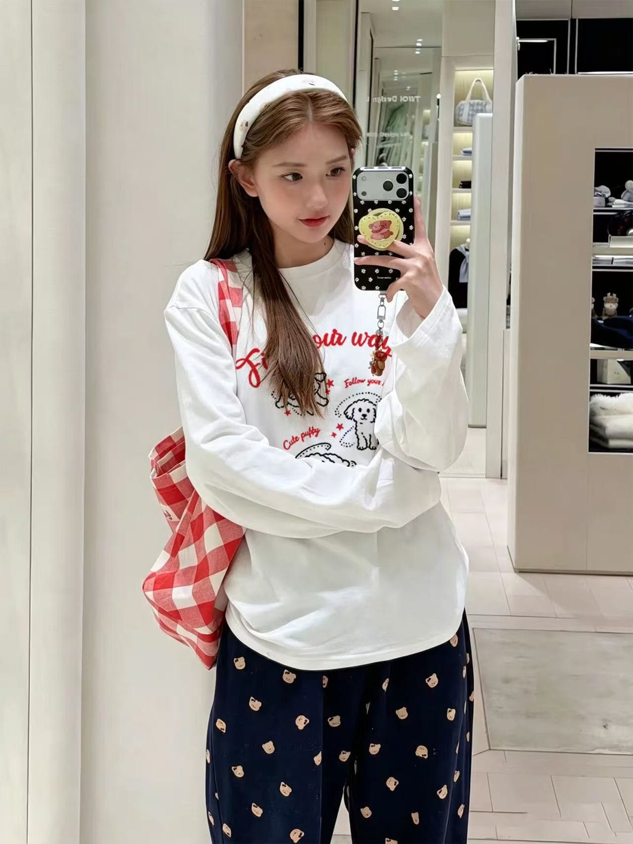 빨간색 강아지 프린트 순면 긍정적 인 어깨 라운드 넥 긴팔 티셔츠 여성 가을 미니멀리즘 다용도 일상 출퇴근 섹션 맨위 상세 이미지 4