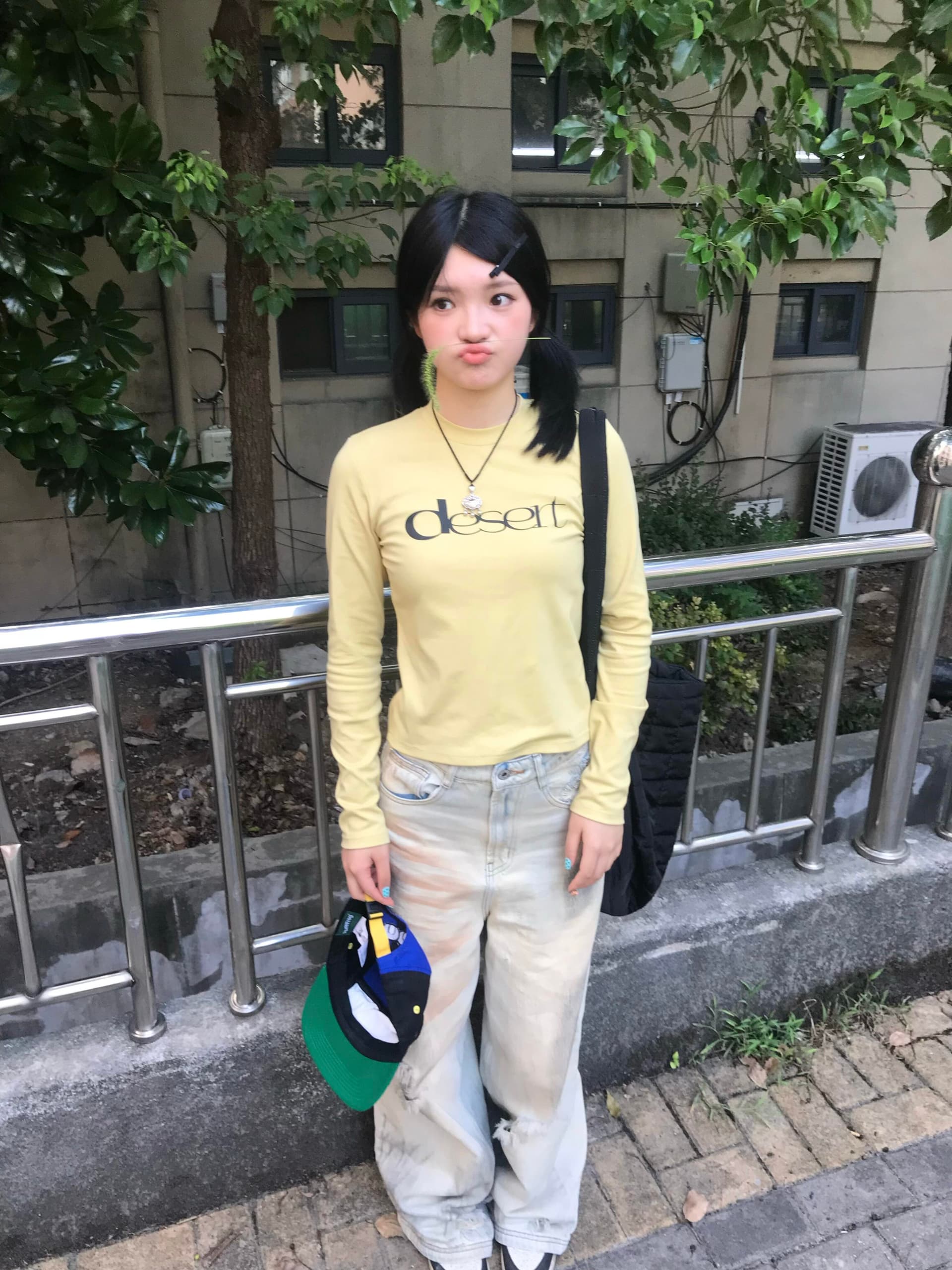 황색 아메리칸 긍정적 인 어깨 긴팔 티셔츠 여성 이른 가을 알파벳 프린트 핫걸 기본 셔츠 몸매 가꾸기 도파민 맨위 ins 상세 이미지 1