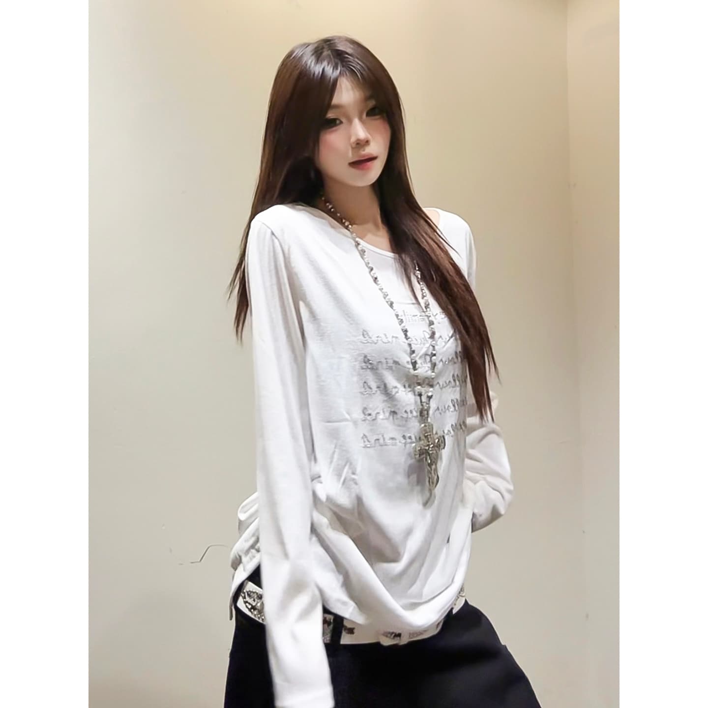 한 부서 고급 대나무 마디 면 비스듬한 어깨 오프숄더 긴팔 맨위 여성 레이스 조각 뒤로 핫픽스 알파벳 자외선 차단 블라우스 상세 이미지 2