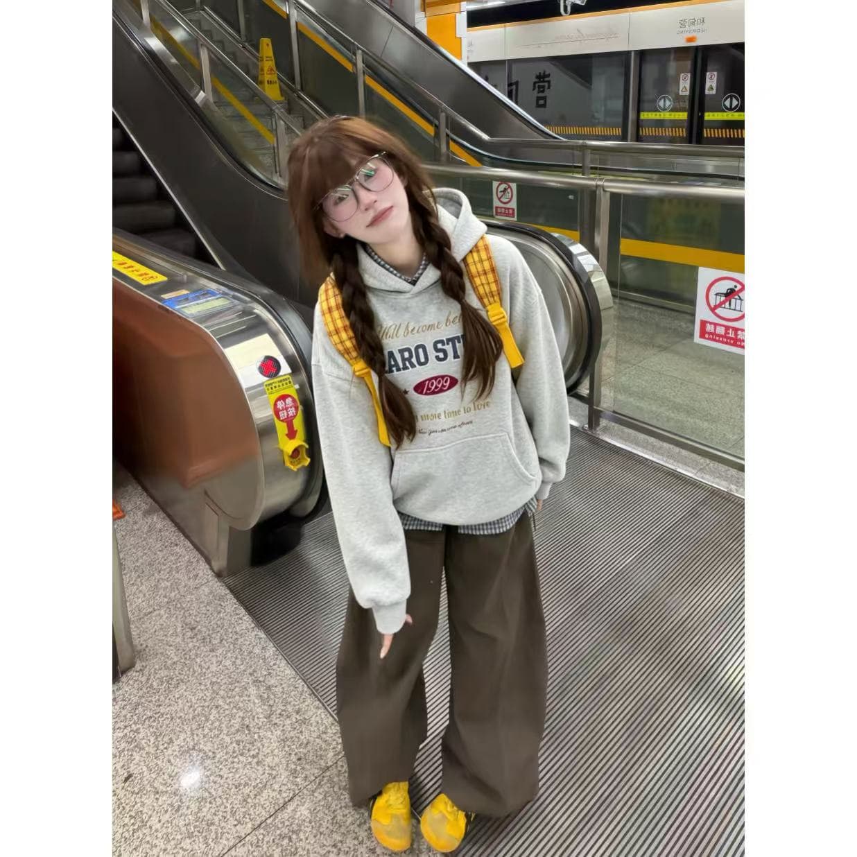 아메리칸 느긋한 바람 알파벳 프린트 밝은 회색 색상 후드 티 스웨터 여성 가을 겨울 새로운 루즈핏 Chic 다용도 재킷 트렌디 이미지 3