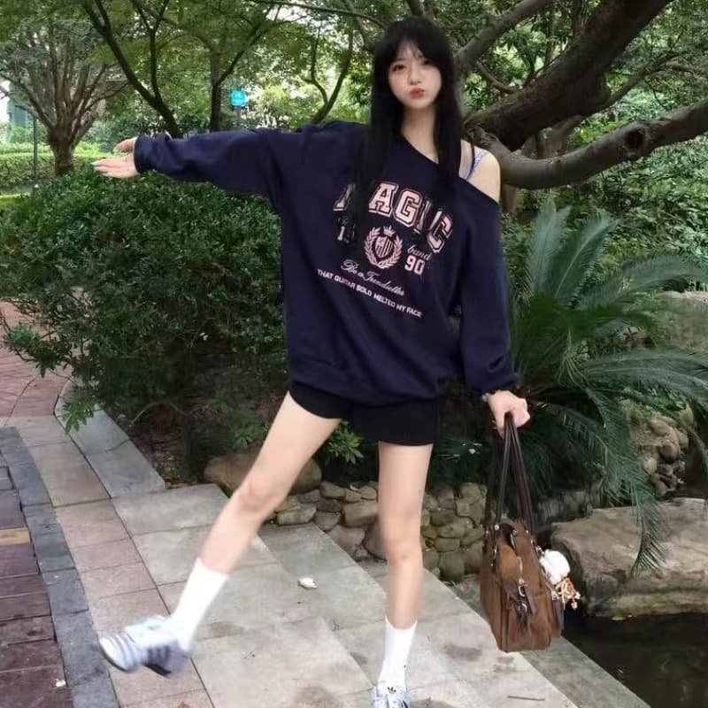 화이트 알파벳 비스듬한 어깨 보트넥 후드티 여성 가을 2026 새로운 디자인 센스 작은 대중 루즈핏 오프숄더 맨위 서비스 상세 이미지 1