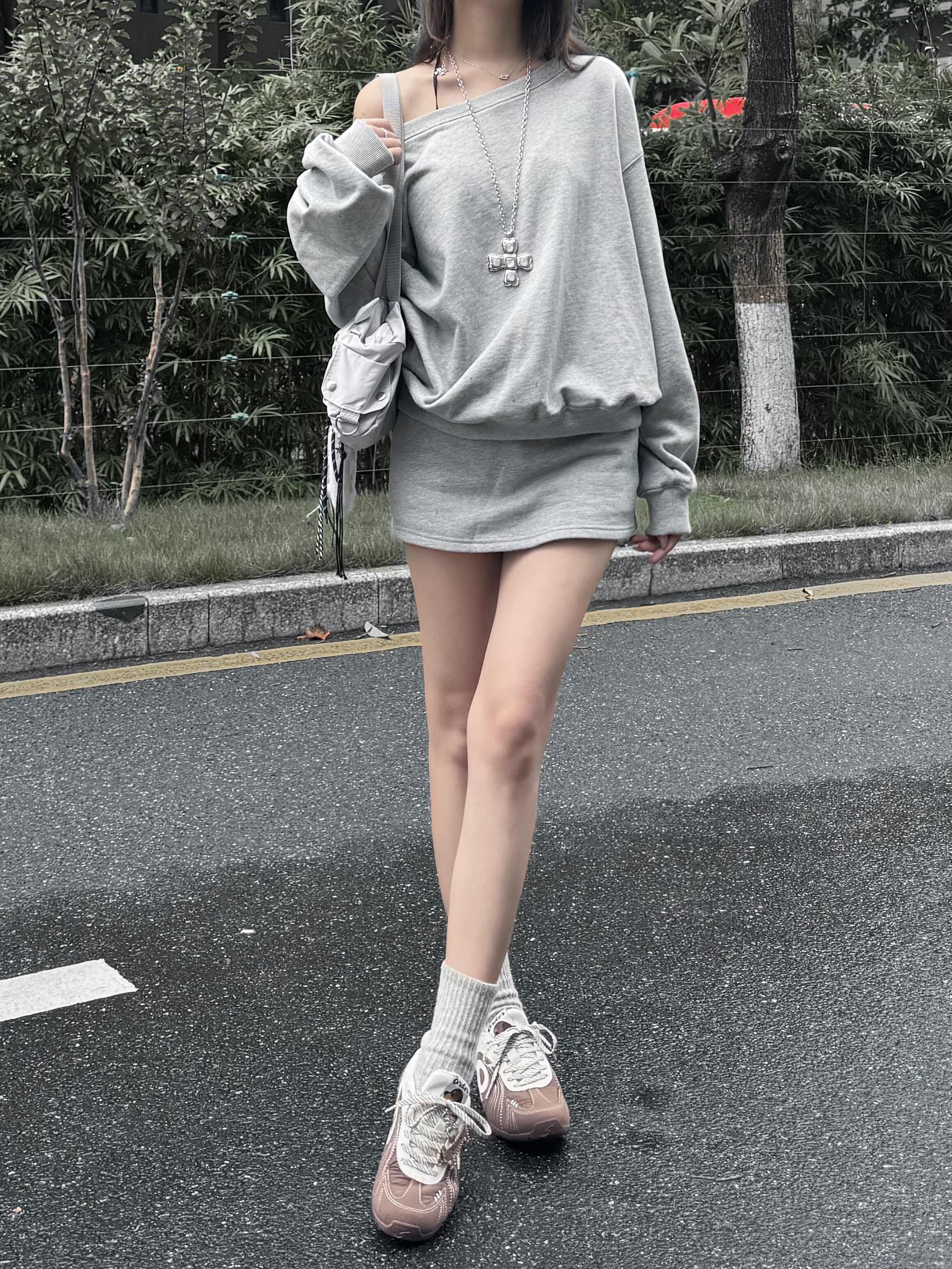 아메리칸 느긋한 비스듬한 어깨 후드티 여성 조기 가을 2026 새로운 느슨함 센스 oversize 달콤한 핫걸 긴팔 맨위 상세 이미지 4