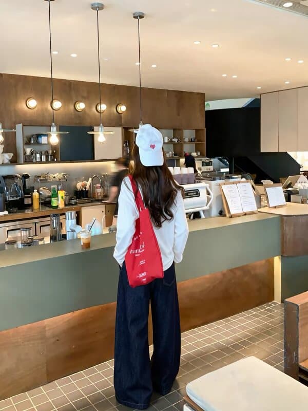 한 부서 화이트 알파벳 프린트 긴팔 티셔츠 여성 가을 루즈핏 캐주얼 느긋한 바람 만나는 맨위 이미지 3