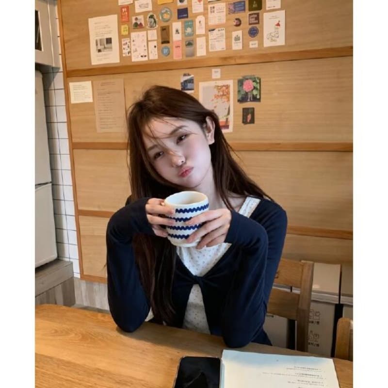 한 부서 꽃무늬 페이크 레이어드 긍정적 인 어깨 긴팔 티셔츠 여성 조기 가을 달콤함 착용 가져 가라. 몸매 가꾸기 슬림해 보이는 기본 셔츠 맨위 이미지 5