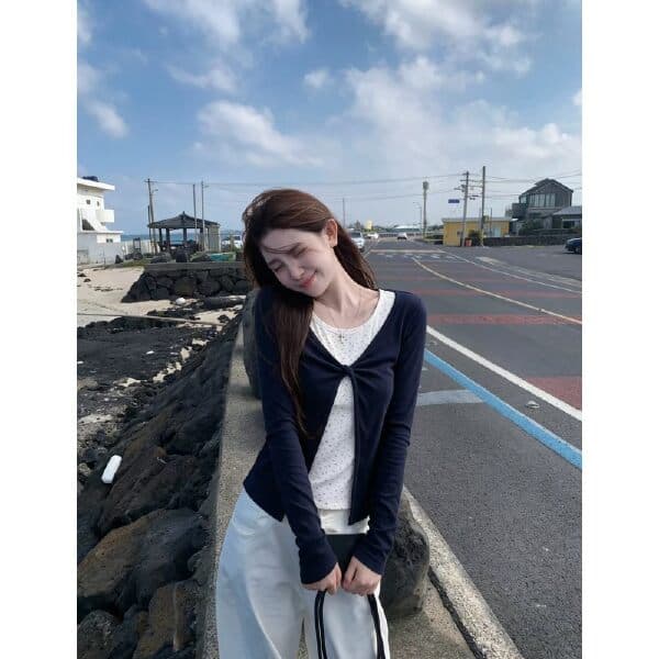한 부서 꽃무늬 페이크 레이어드 긍정적 인 어깨 긴팔 티셔츠 여성 조기 가을 달콤함 착용 가져 가라. 몸매 가꾸기 슬림해 보이는 기본 셔츠 맨위 상세 이미지 4