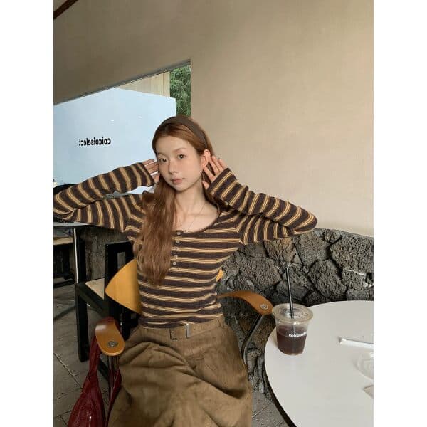 레트로 커피 색상 스트라이프 긴팔 티셔츠 여성 가을 몸매 가꾸기 슬림해 보이는 인사이드 가져 가라. 기본 셔츠 광장 칼라 맨위 이미지 4