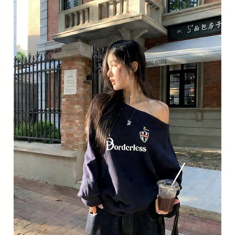 아메리칸 레트로 핫걸 비스듬한 어깨 후드티 여성 가을 겨울철 느슨함 센스 느긋한 바람 오프숄더 루즈핏 긴팔 맨위 상세 이미지 4