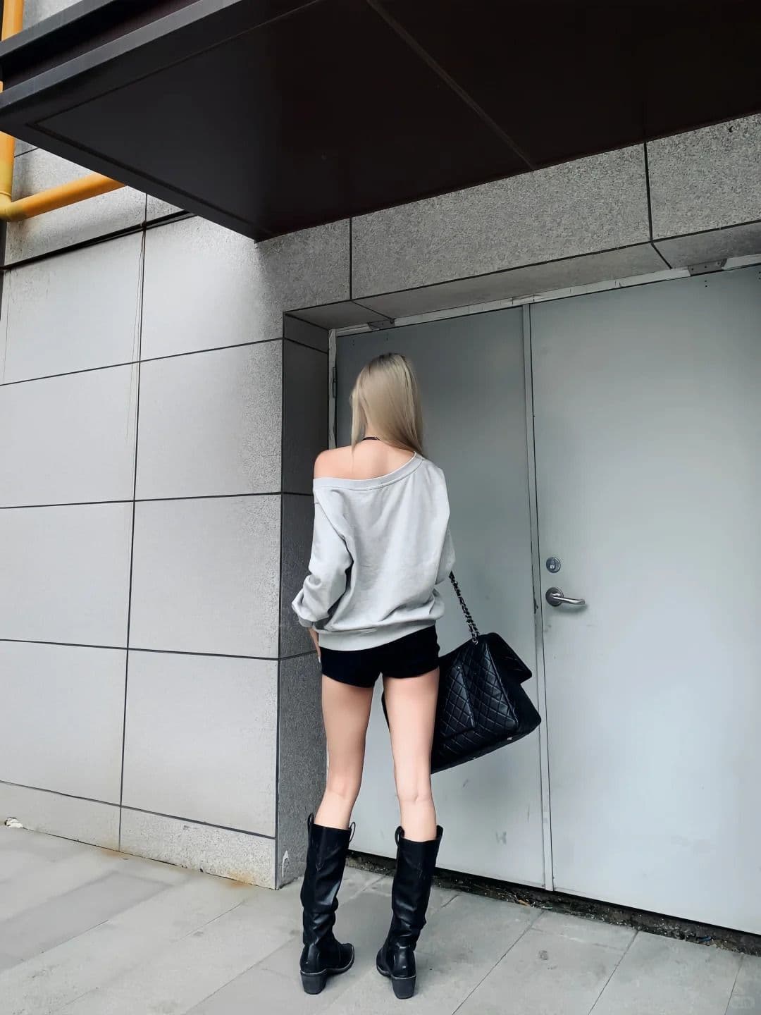 오프숄더 후드티 디자인 센스 루즈핏 작은 대중 알파벳 프린트 달콤한 차가운 맨위 2026 년 새로운 이미지 2