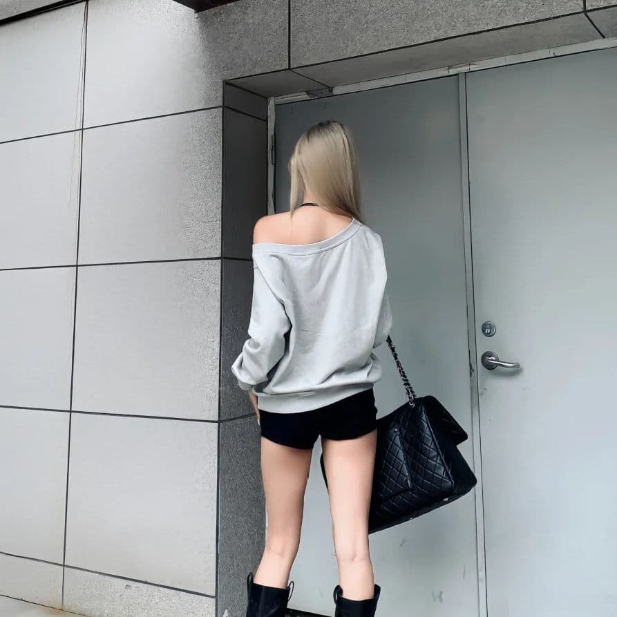오프숄더 후드티 디자인 센스 루즈핏 작은 대중 알파벳 프린트 달콤한 차가운 맨위 2026 년 새로운 상세 이미지 4