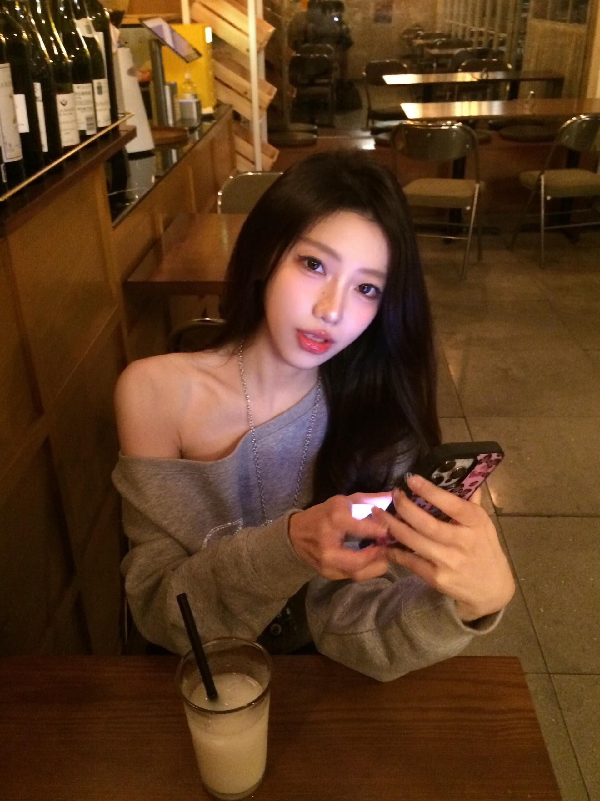 아메리칸 레트로 디자인 센스 비스듬한 어깨 긴팔 후드티 여성 2026 가을 새로운 오프숄더 맨위 이미지 3