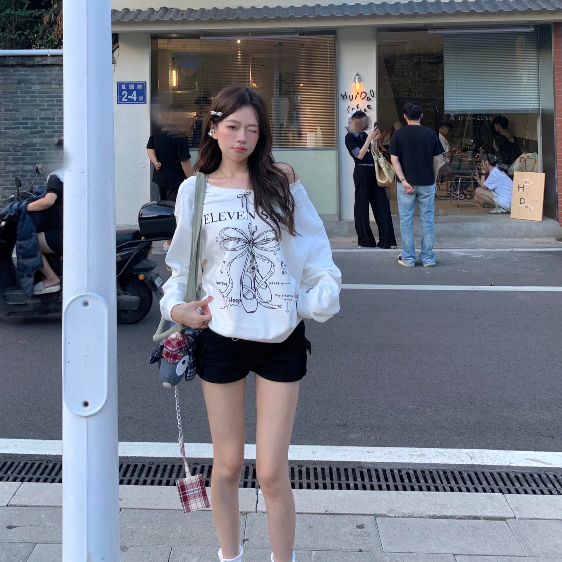 작은 대중 발레 바람 나비 매듭 오프숄더 후드티 여성 가을 겨울철 루즈핏 가을 어깨 달콤한 매운맛 분위기 센스 오프숄더 맨위 이미지 5