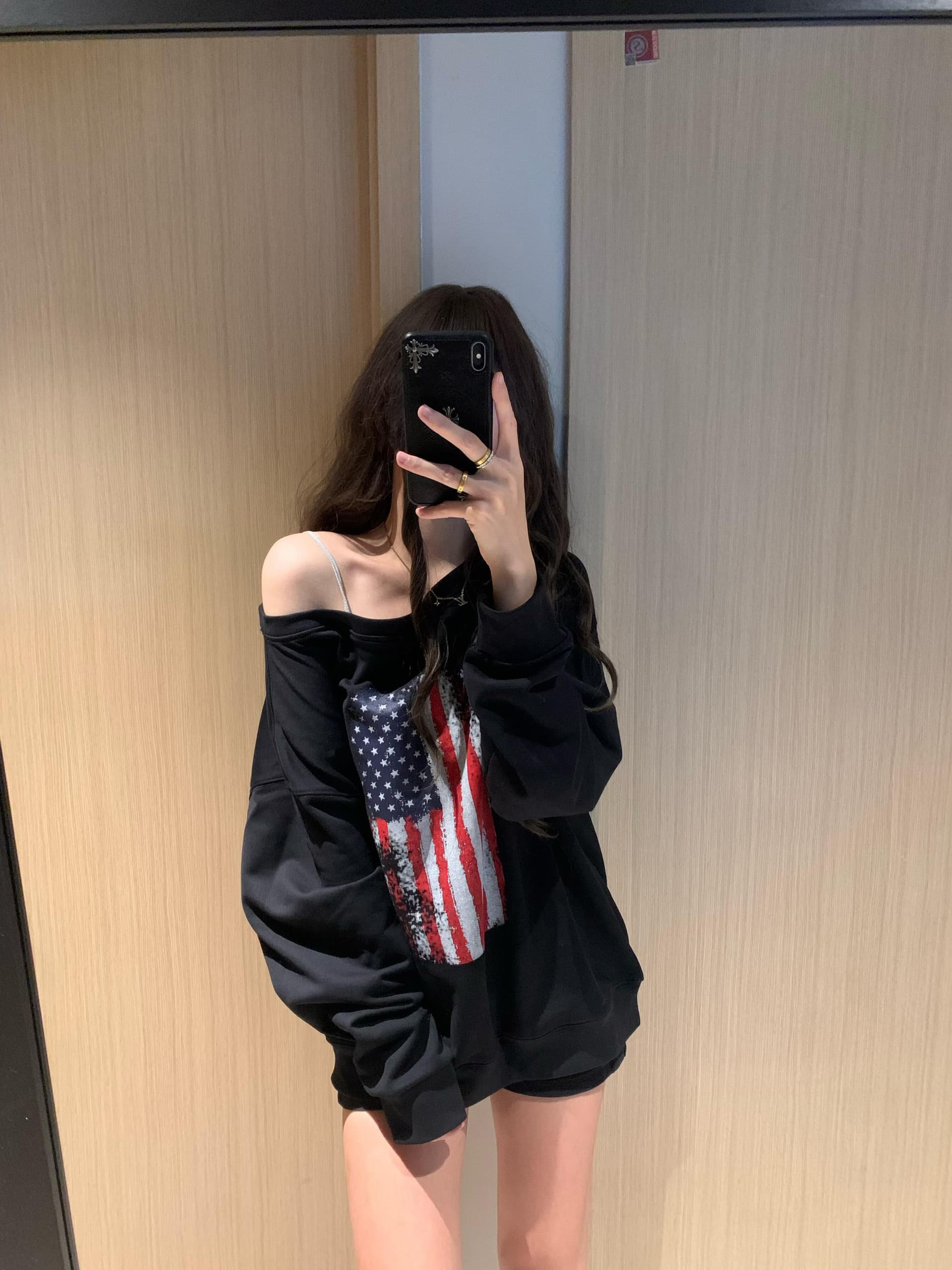 아메리칸 레트로 배너 프린트 대 네클라인 비스듬한 어깨 후드티 루즈핏 핫걸 슬림해 보이는 캐주얼 맨위 여성 상세 이미지 4